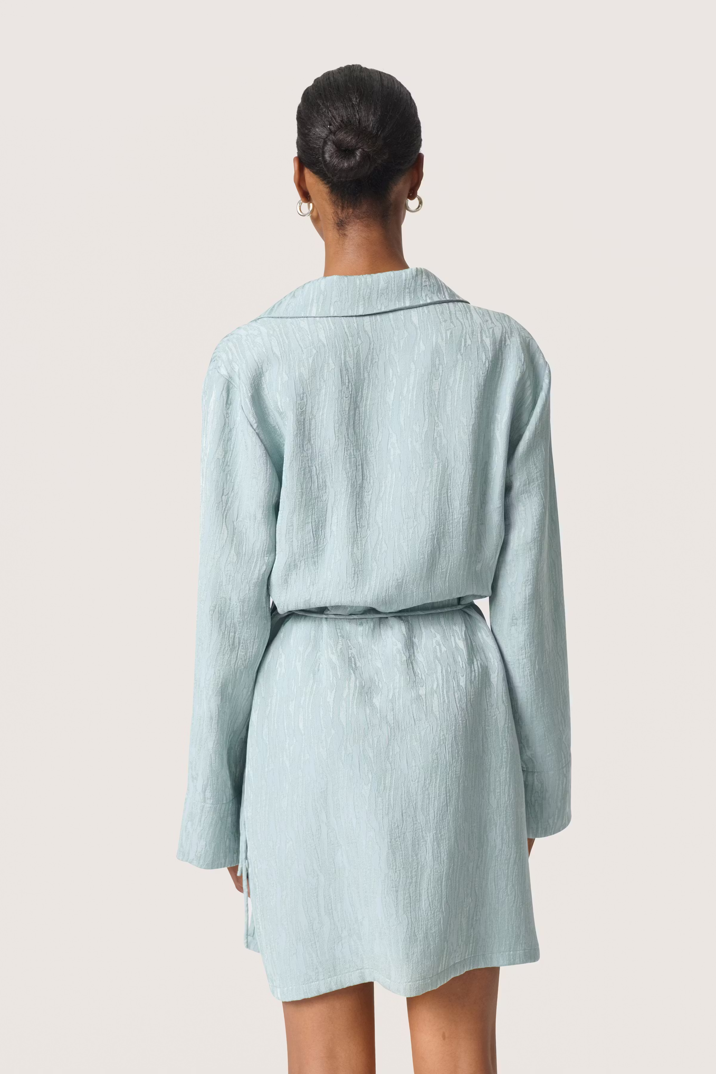 SLNera Kjole LOOKBOOK BACK 30408136-164706