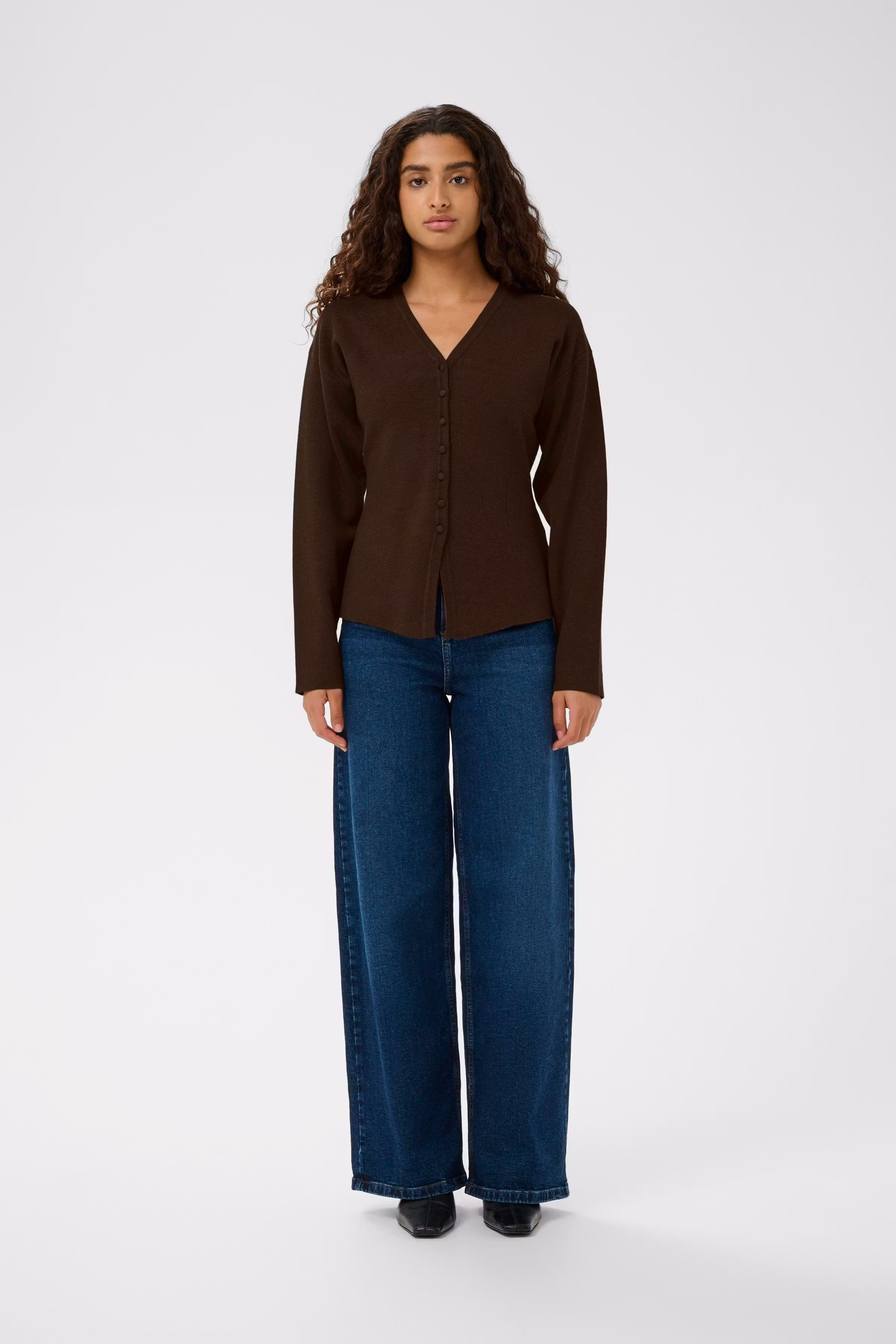 YenahIW Fitted Cardigan LOOKBOOK FRONT 30111125-1914191