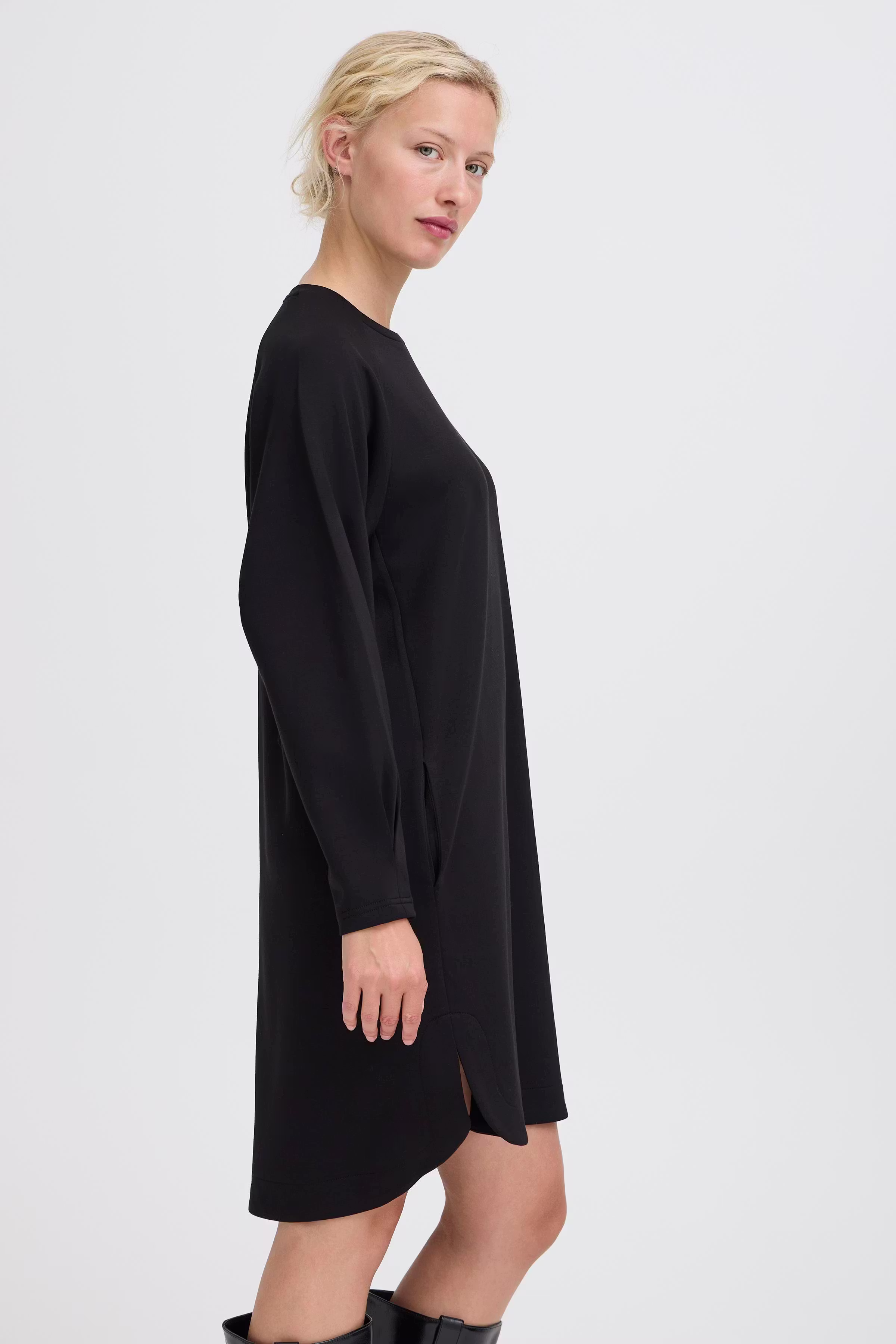 BYPUSTI Kjole LOOKBOOK FRONT 20818050-194008