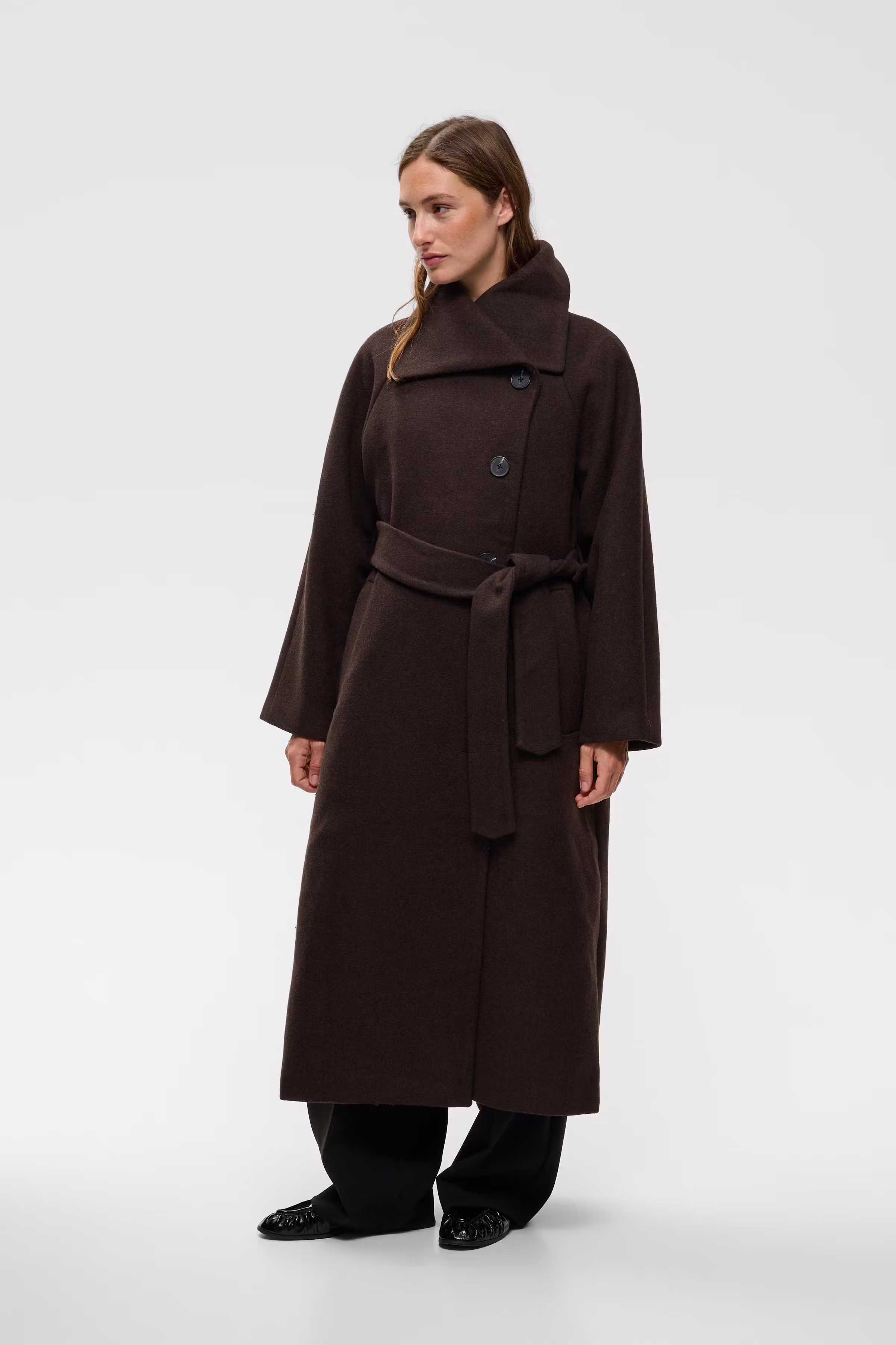 ZORAHIW Collar Mantel LOOKBOOK FRONT 30112646-191109