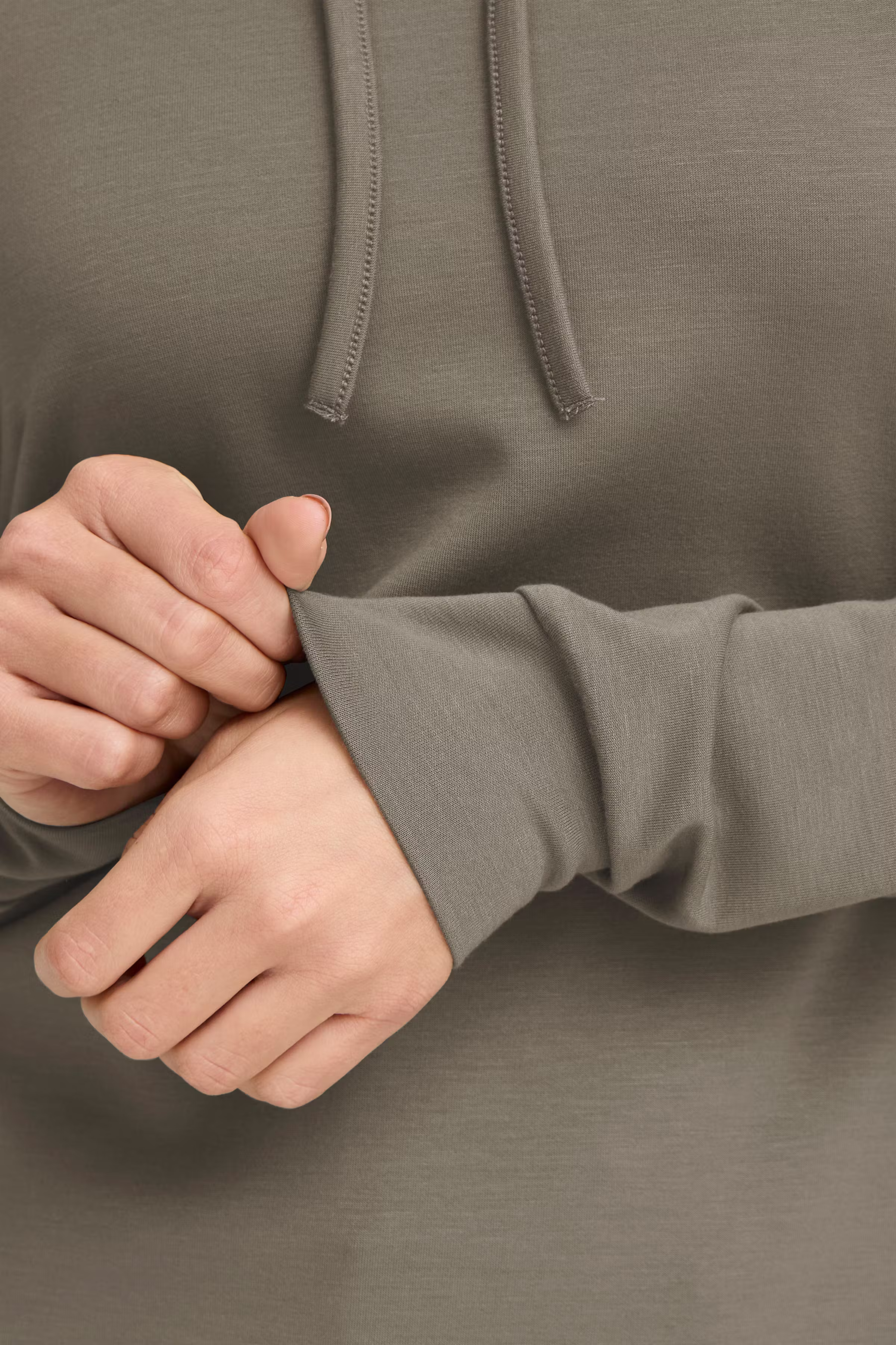 FRAURORA Sweatshirt LOOKBOOK DETAIL 20615947-180516