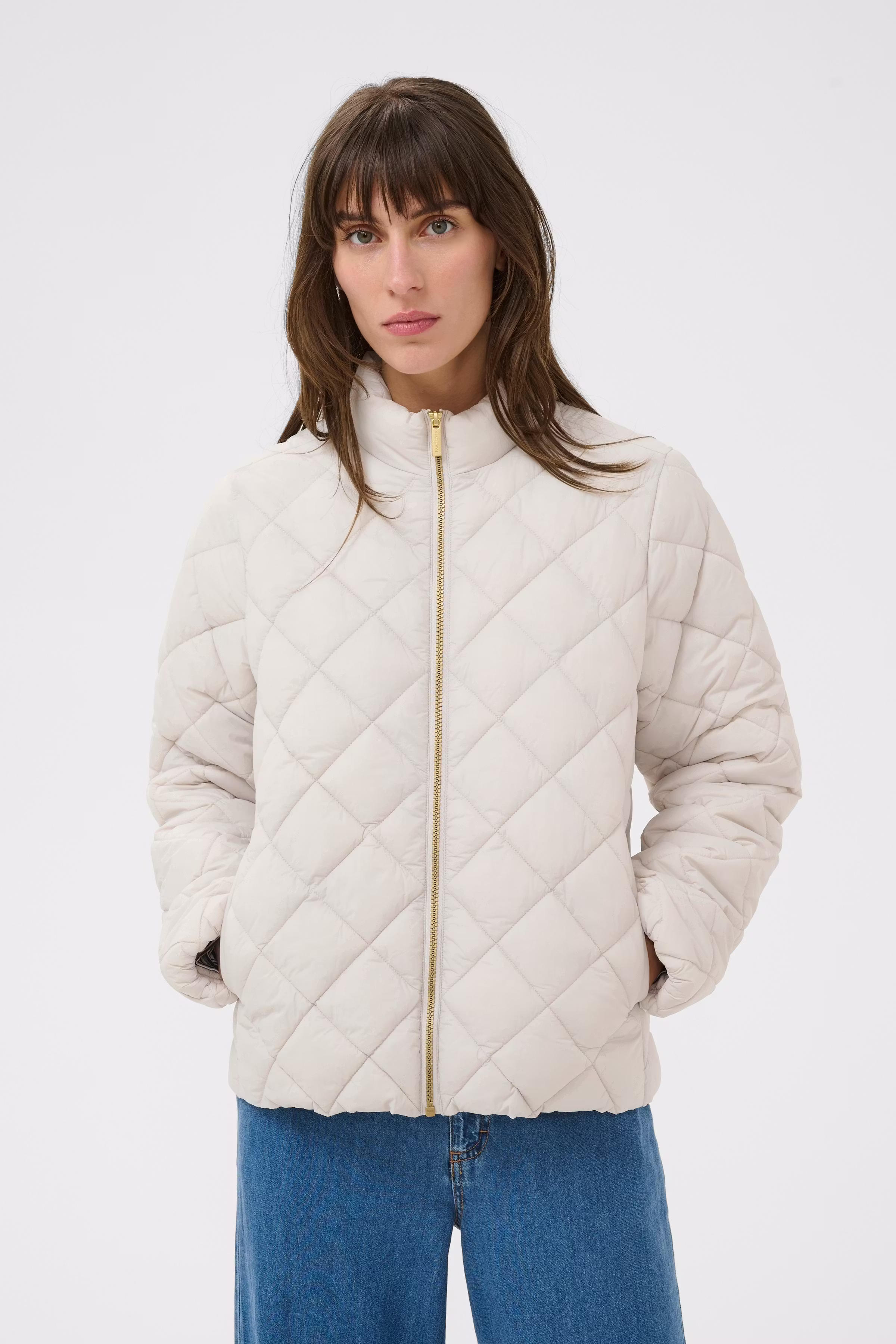 OliaPW Outerwear LOOKBOOK FRONT 30310243-144002