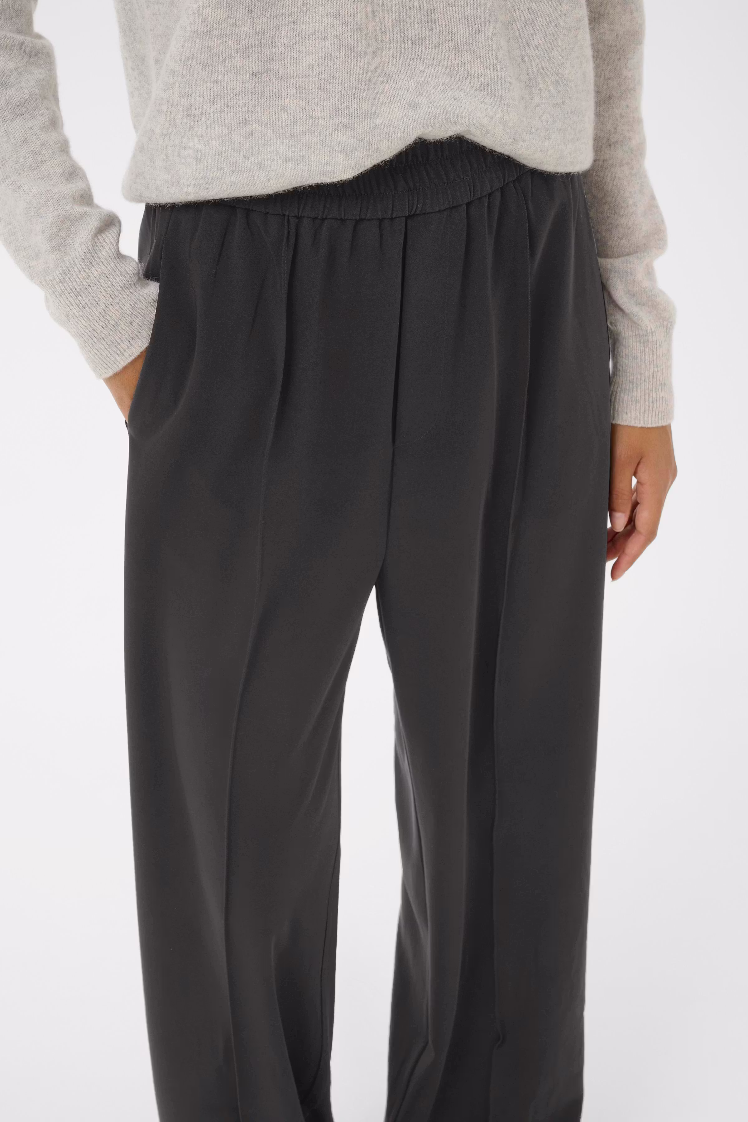 AdianIW Trousers LOOKBOOK DETAIL 30109046-194008