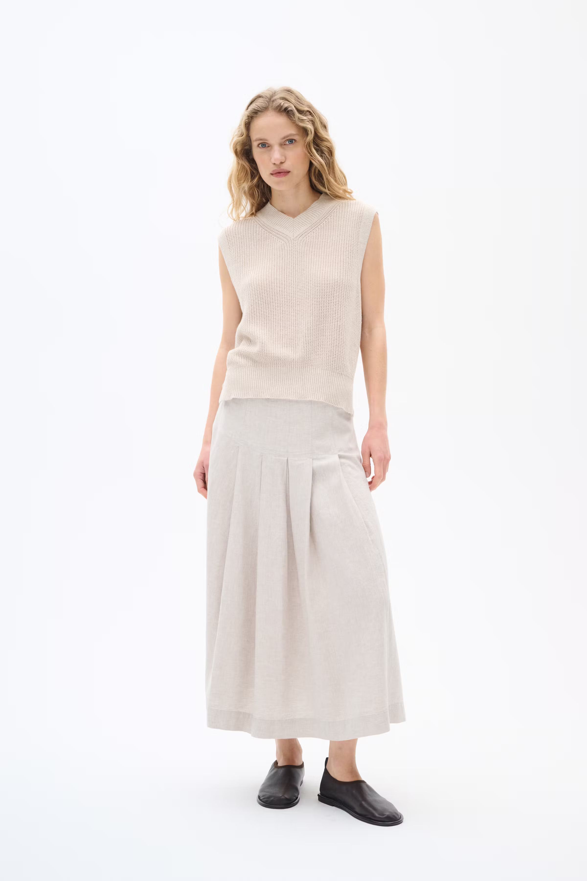 WhisperIW Waistcoat LOOKBOOK FRONT 30110299-1304031