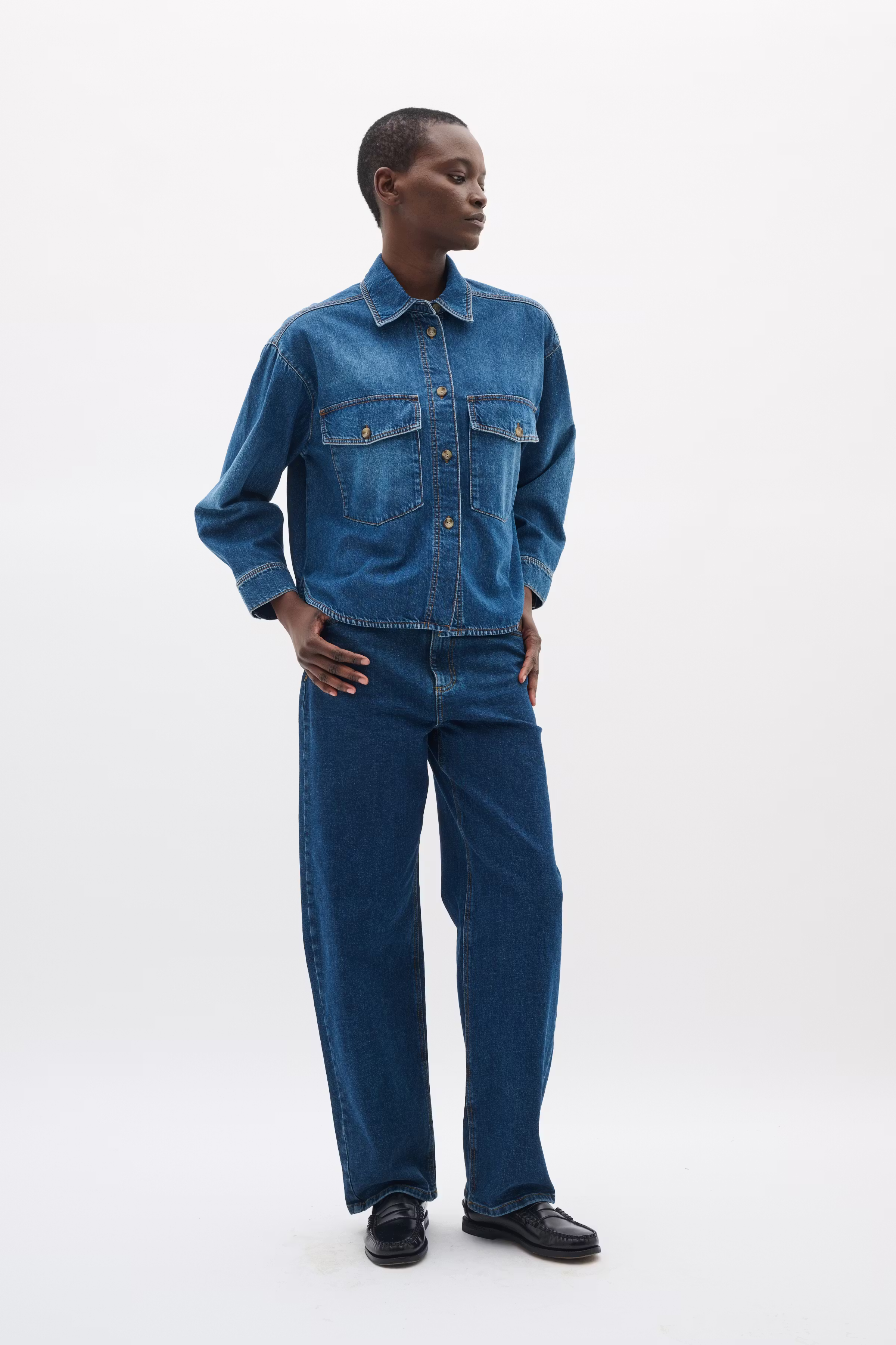 NaavaIW Skjorte LOOKBOOK FRONT 30110844-300325