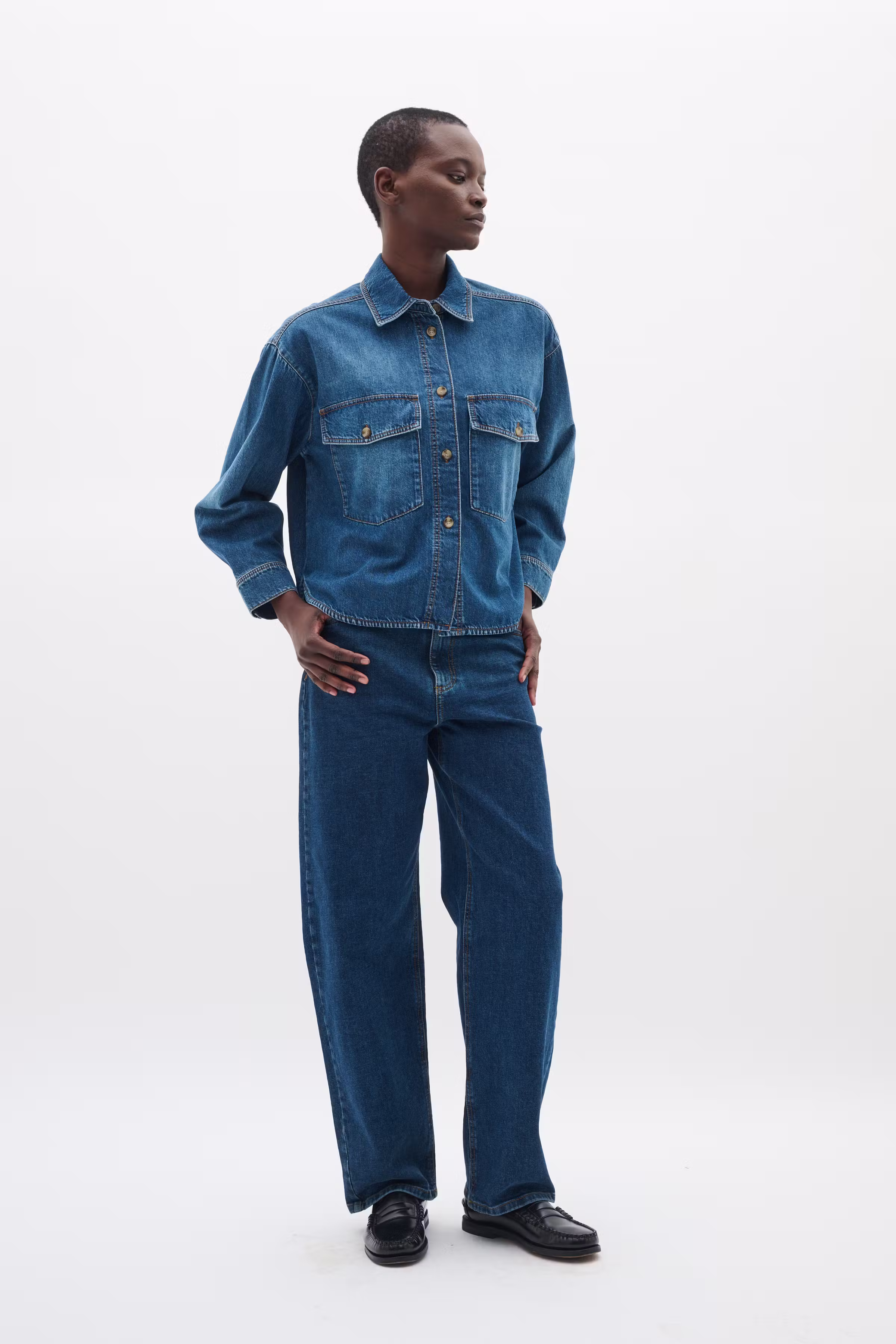 NaavaIW Shirt LOOKBOOK FRONT 30110844-300325