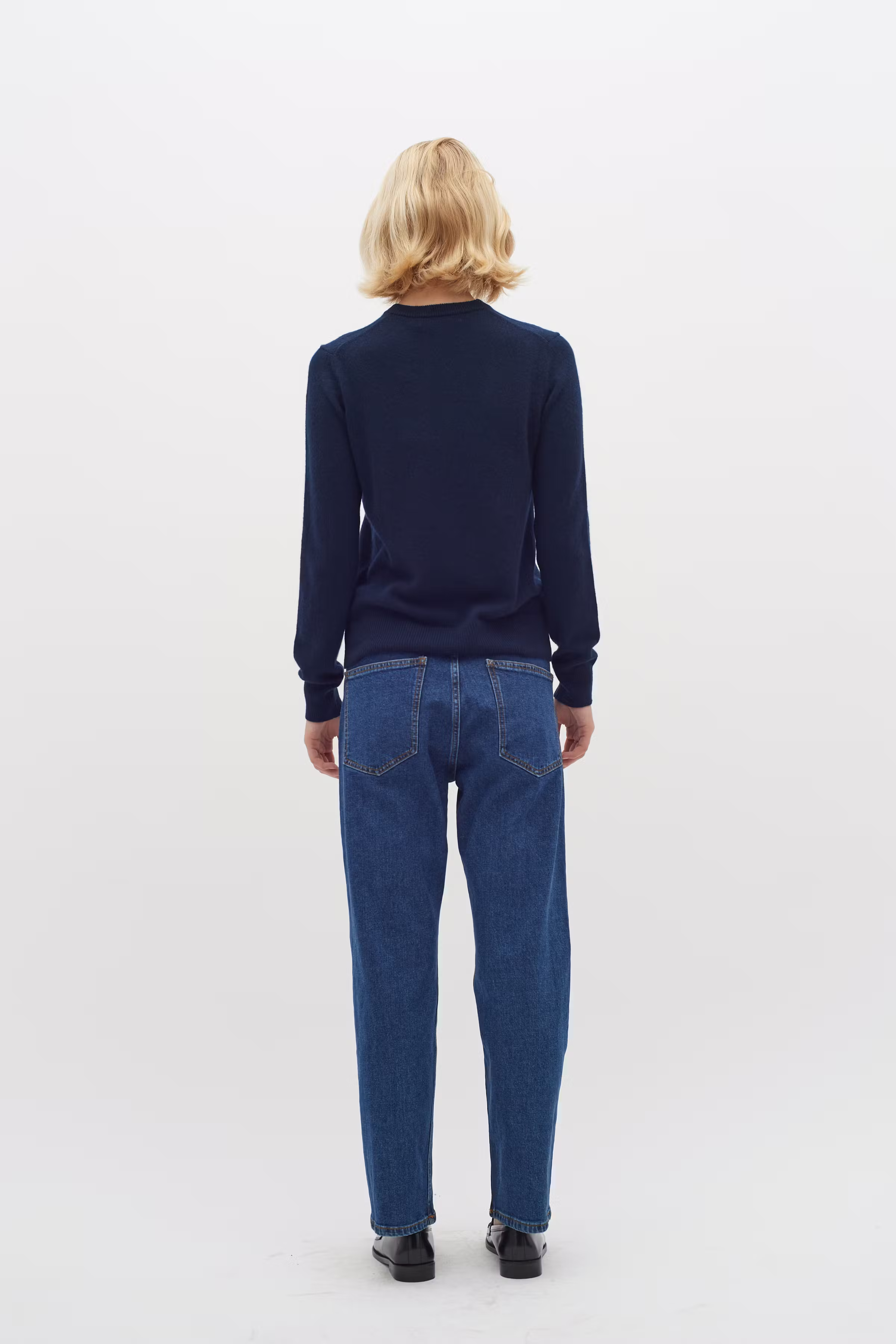 LukkaIW Cardigan LOOKBOOK BACK 30107630-300005