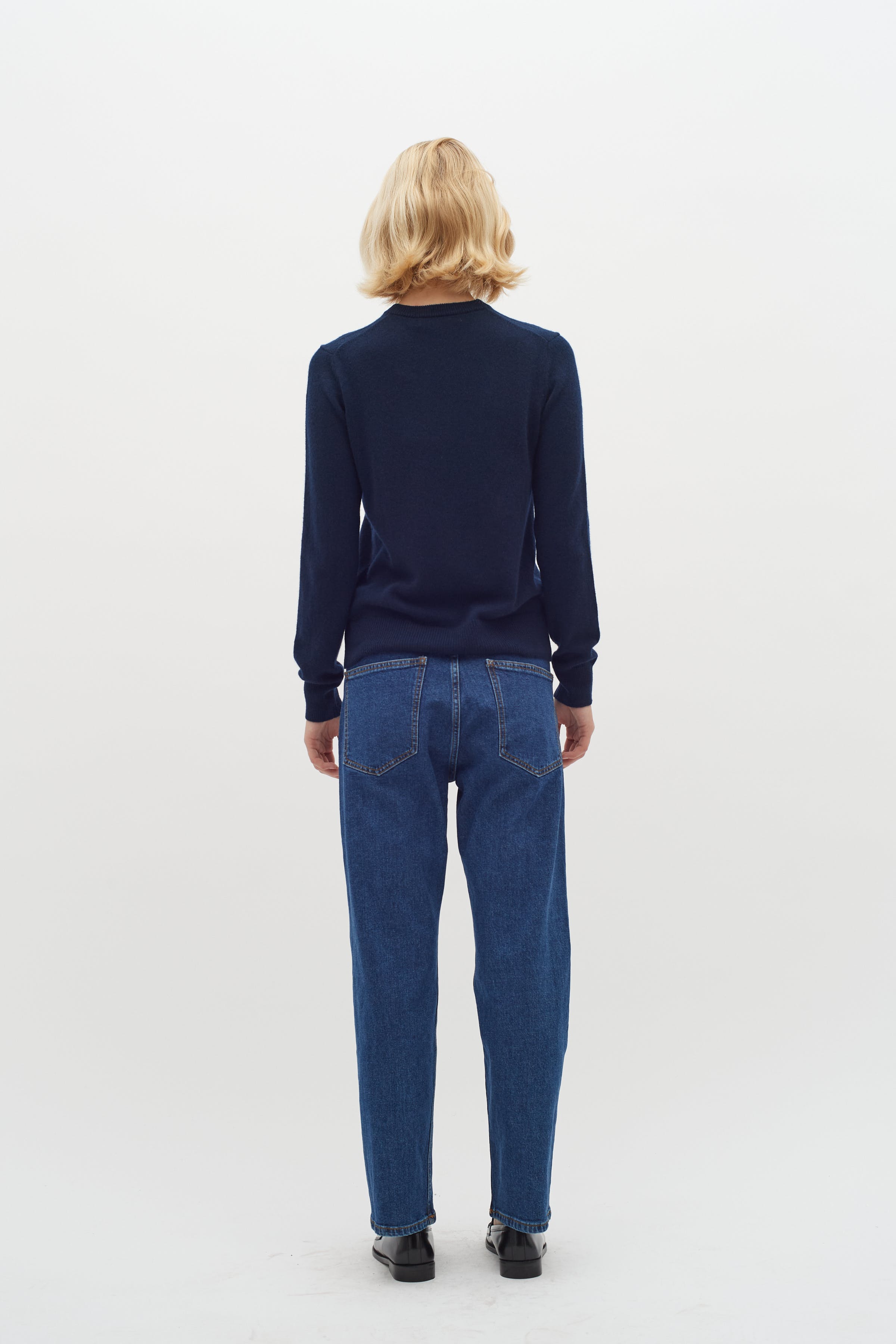 LukkaIW Cardigan LOOKBOOK BACK 30107630-300005