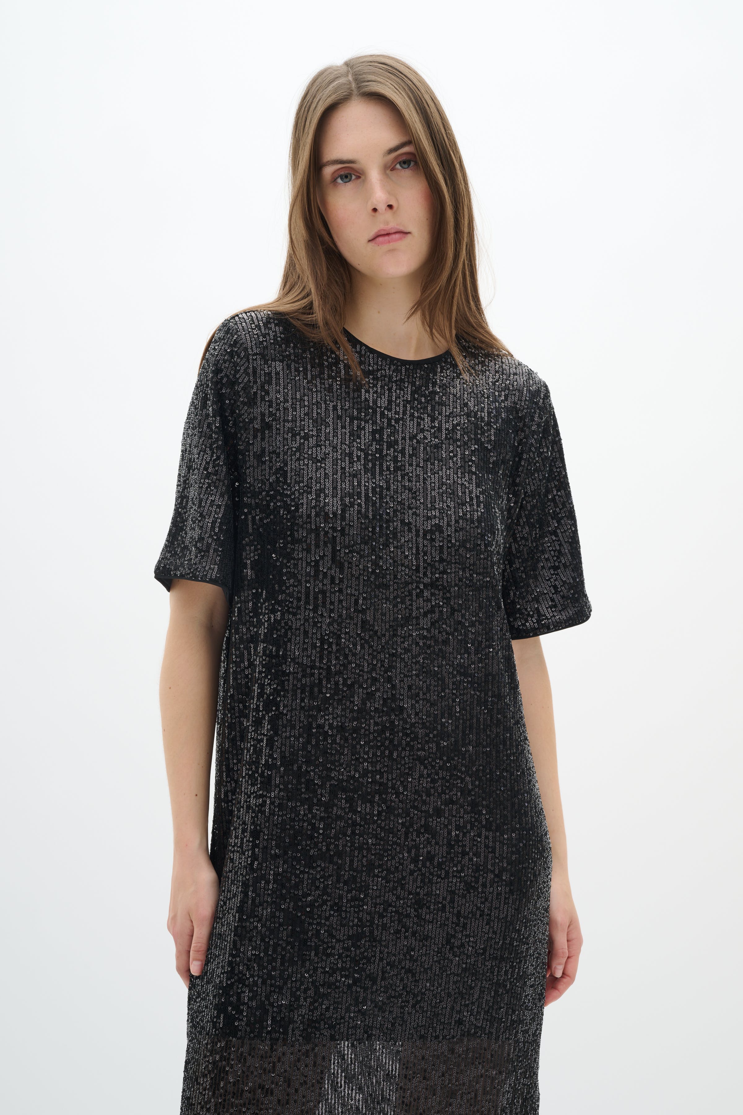 BarbaraIW Paljett Klänning LOOKBOOK FRONT 30109898-194008