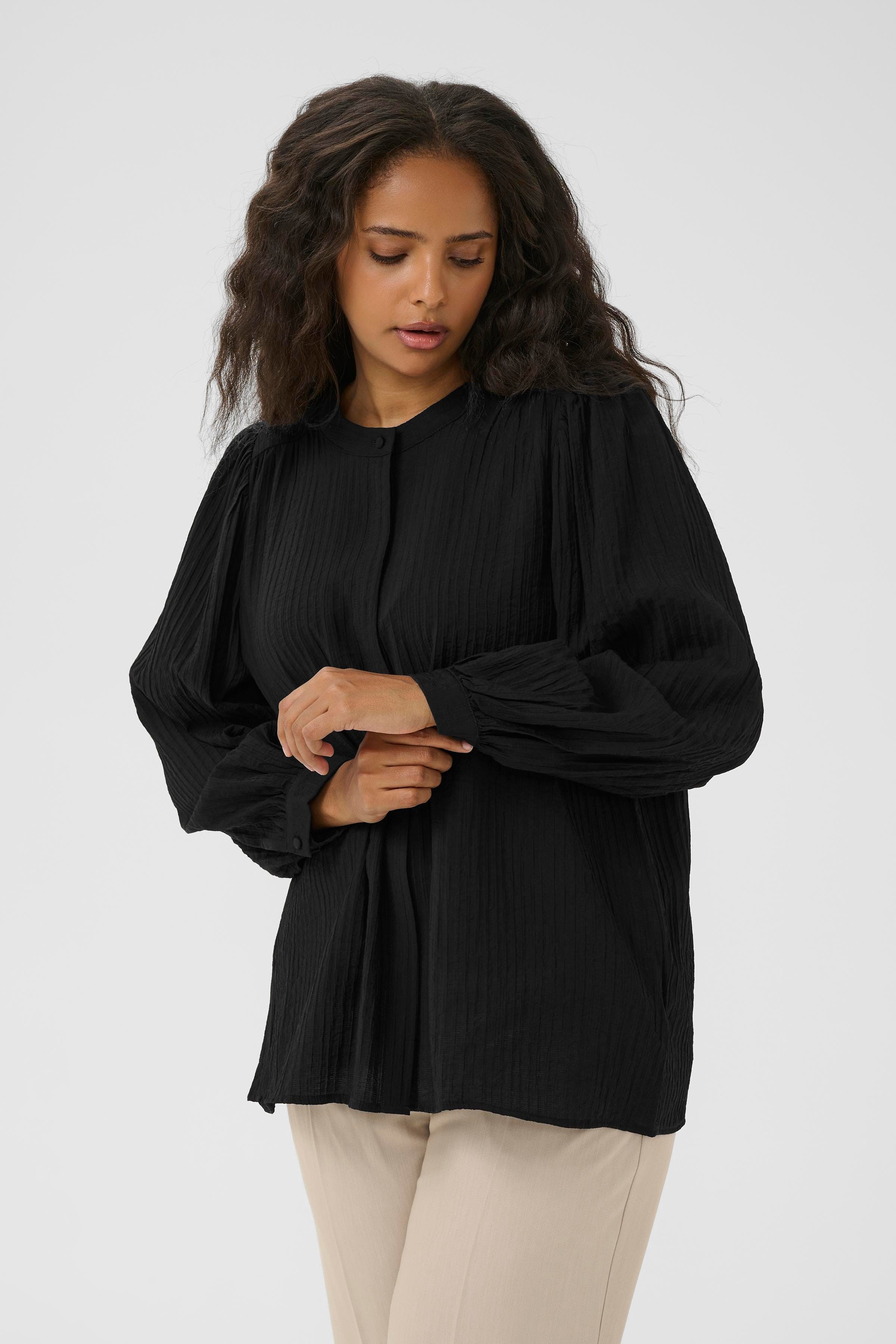 KClisana Shirt LOOKBOOK FRONT 10583438-100121