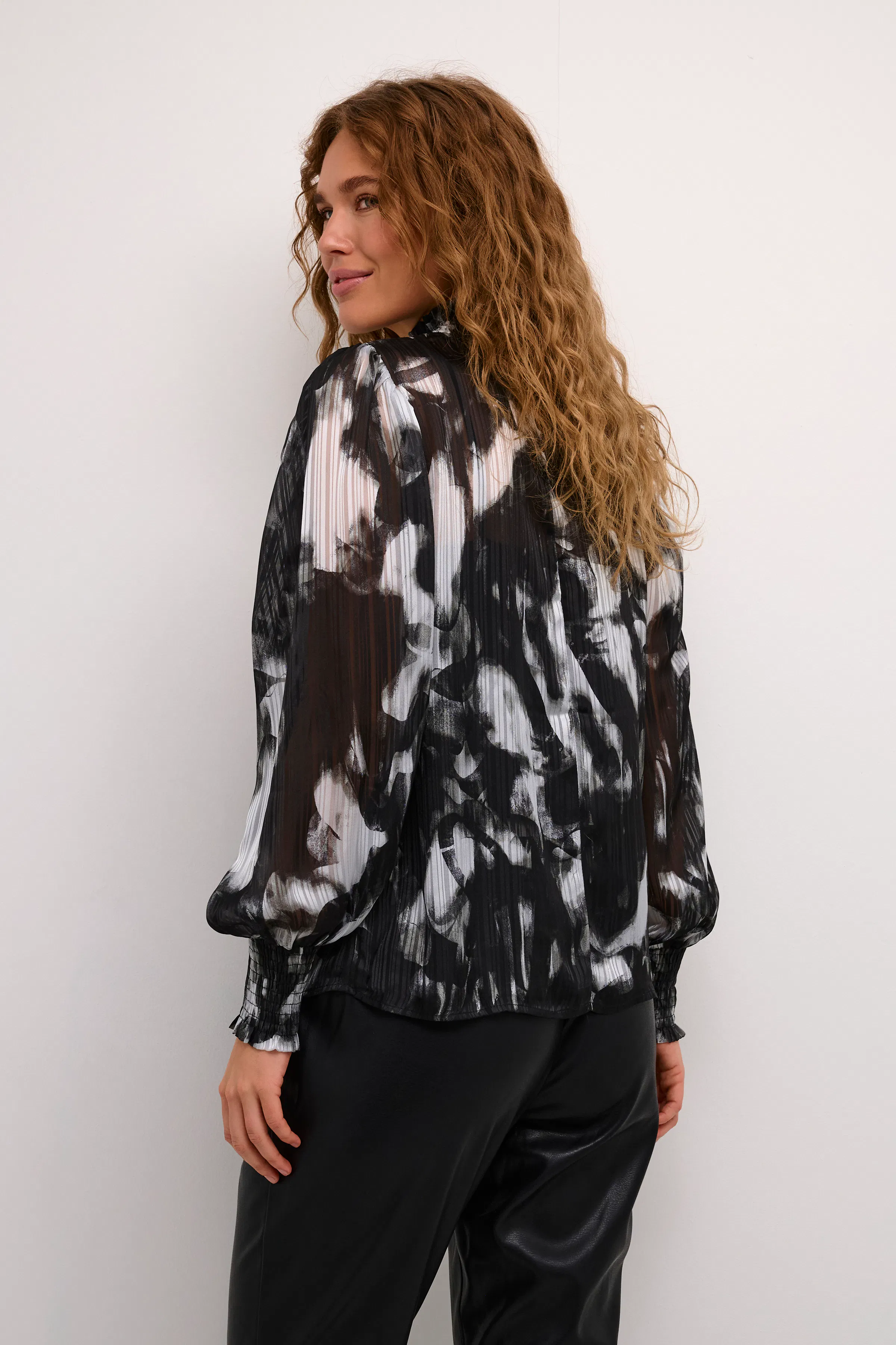 KAlifa Bluse LOOKBOOK BACK 10509201-106593