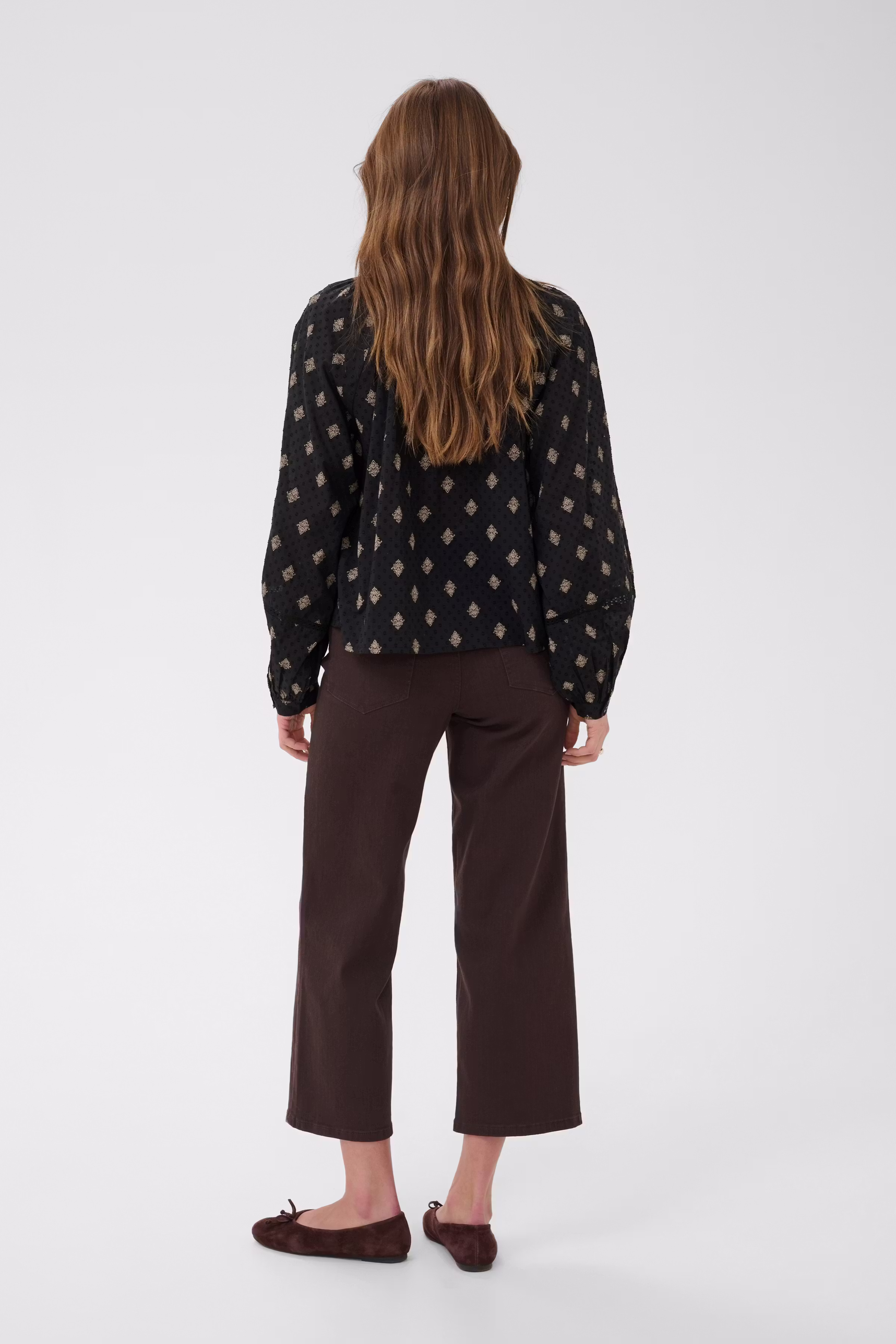 KAwila Shirt LOOKBOOK BACK 10511801-109501