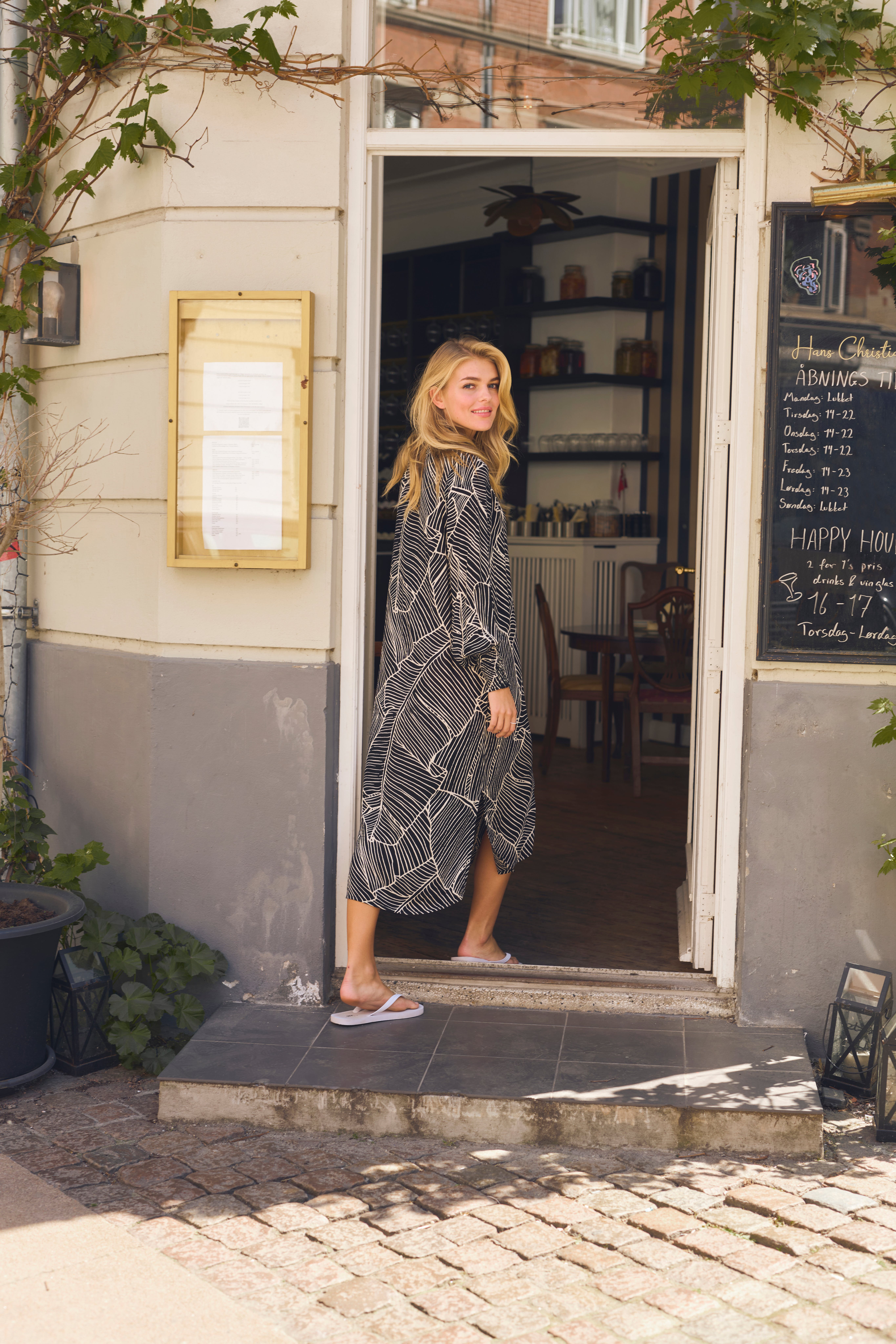 KAgenette Klänning LOCATION NONE 10508935-106205