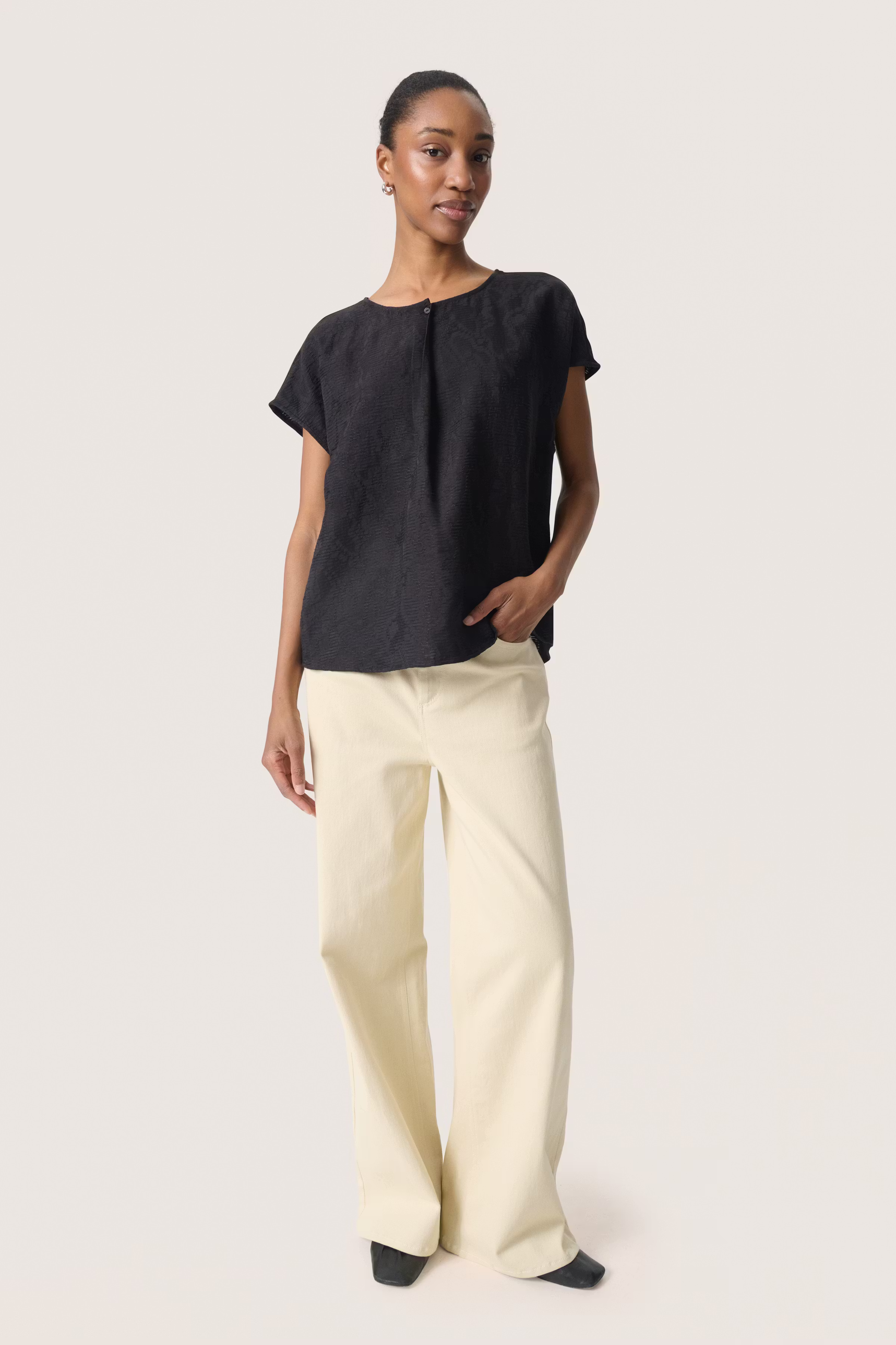 SLAmelina Bluse LOOKBOOK FRONT 30408458-194008