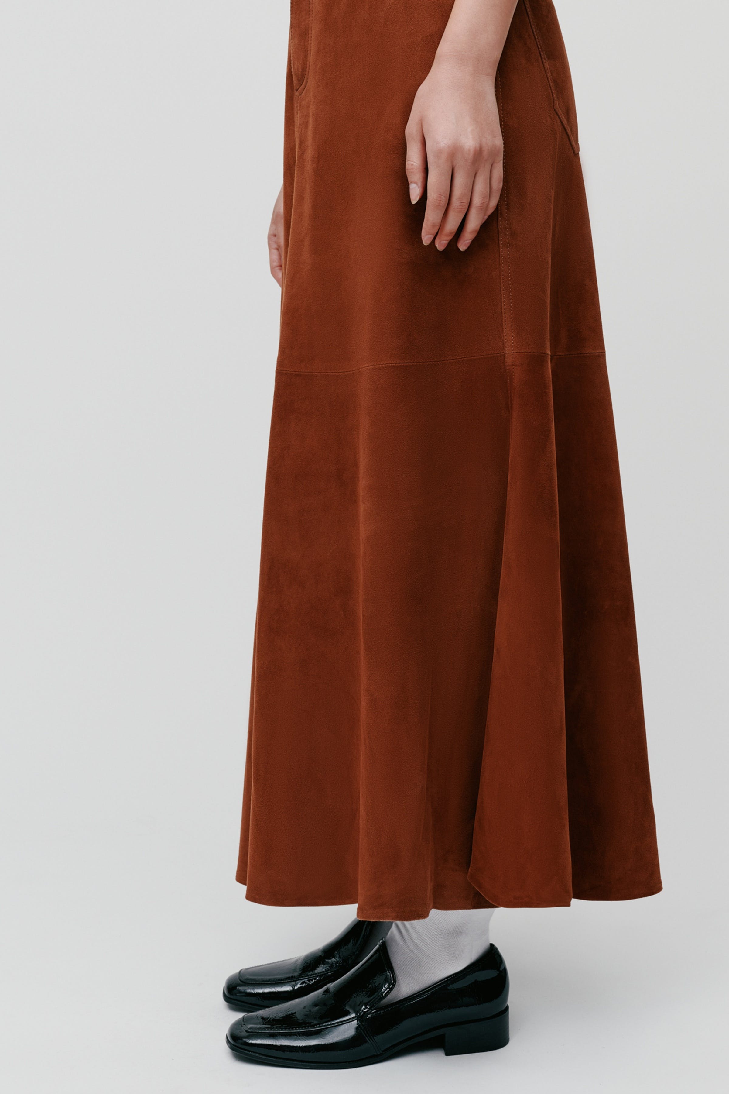 LACY Skirt LOOKBOOK FRONT 30600758-BR228