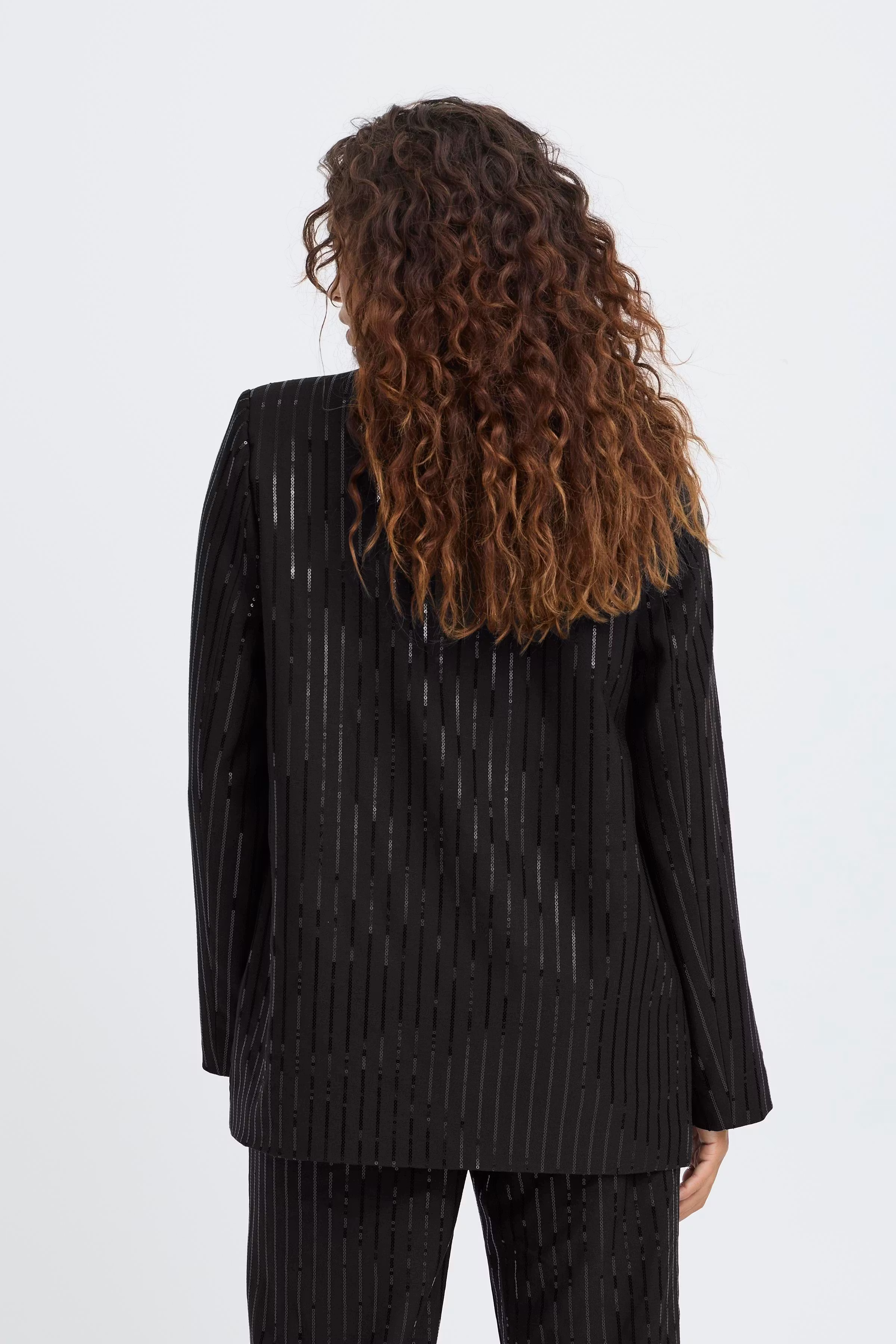 SBIVY Blazer LOOKBOOK BACK 22101120-190303