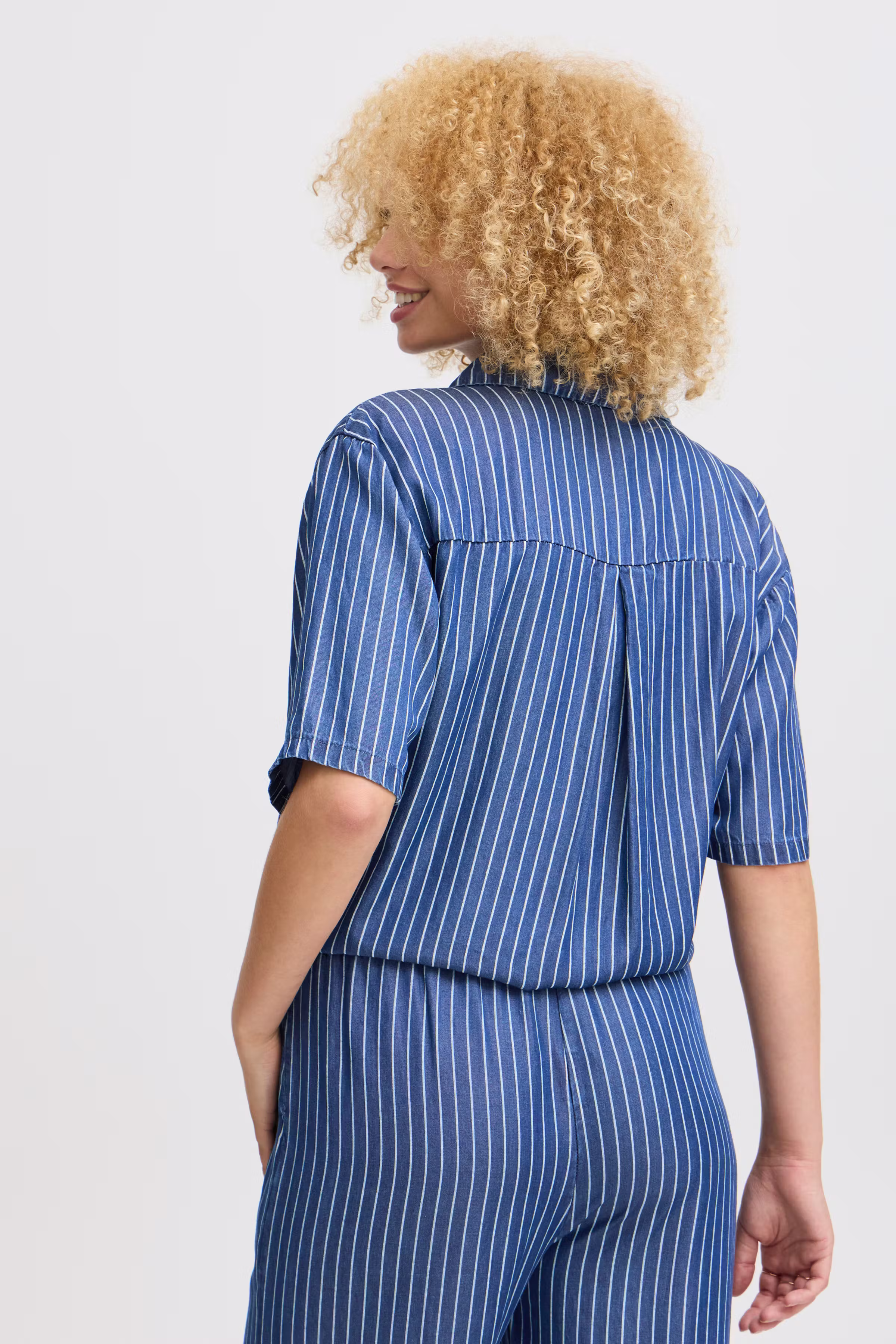 SBJARUSKA Bluse LOOKBOOK BACK 22100623-204834