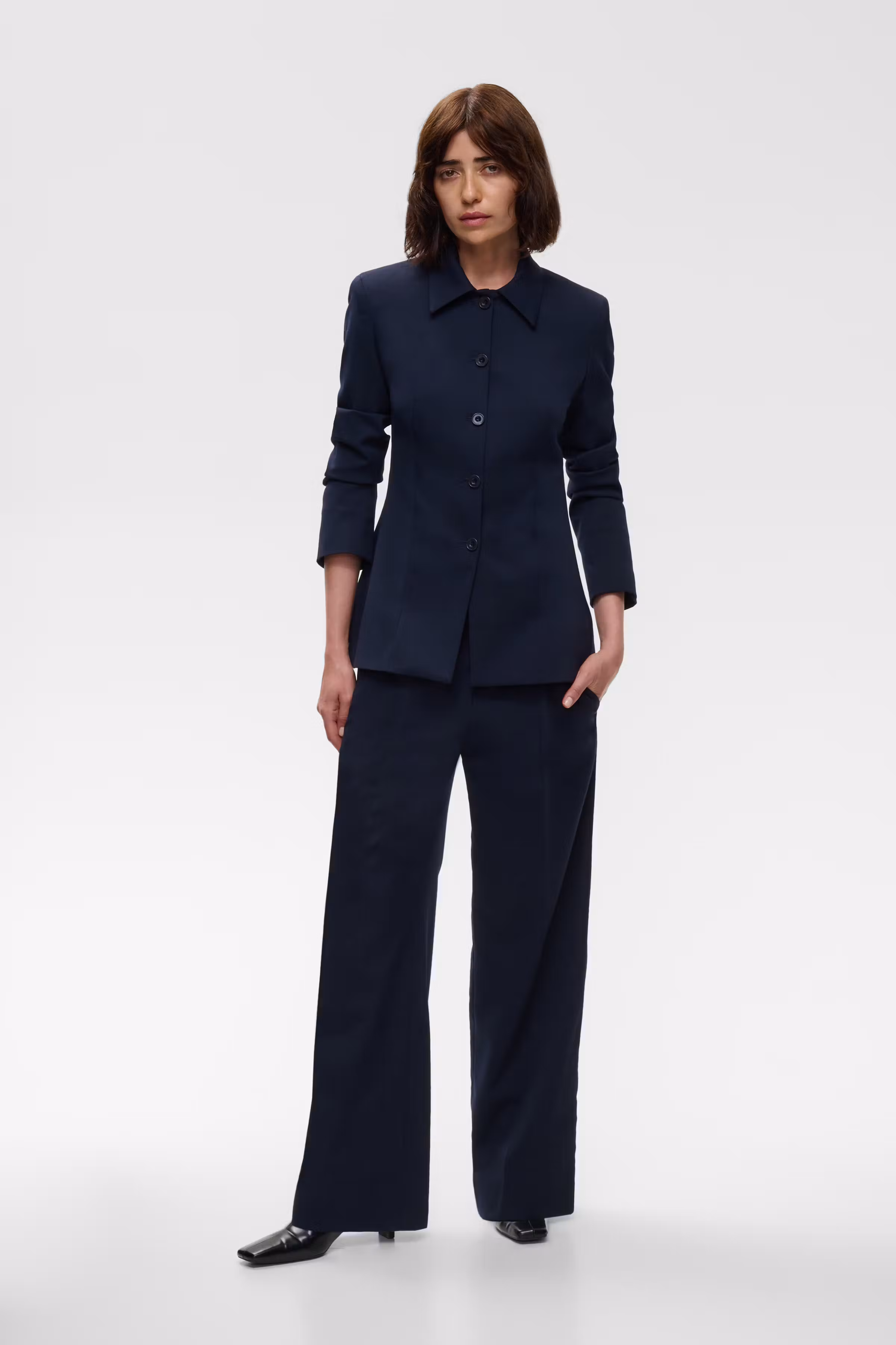 IOPedra Pants LOOKBOOK FRONT 30600011-BL900