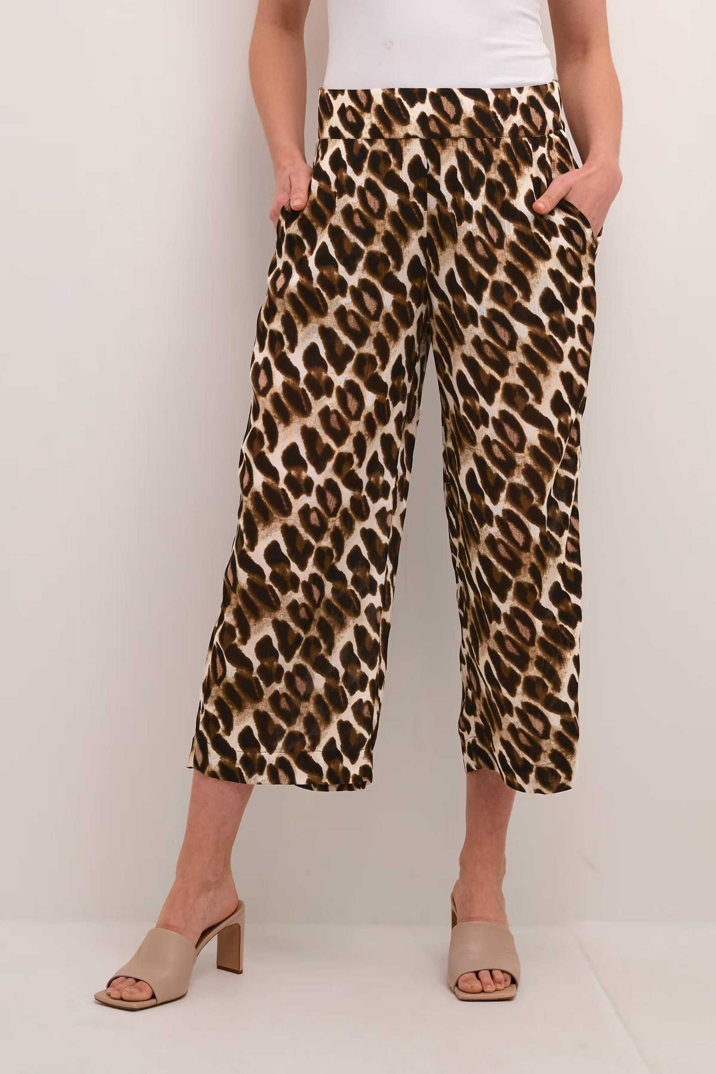 BPulla Hose LOOKBOOK FRONT 10590456-104507B