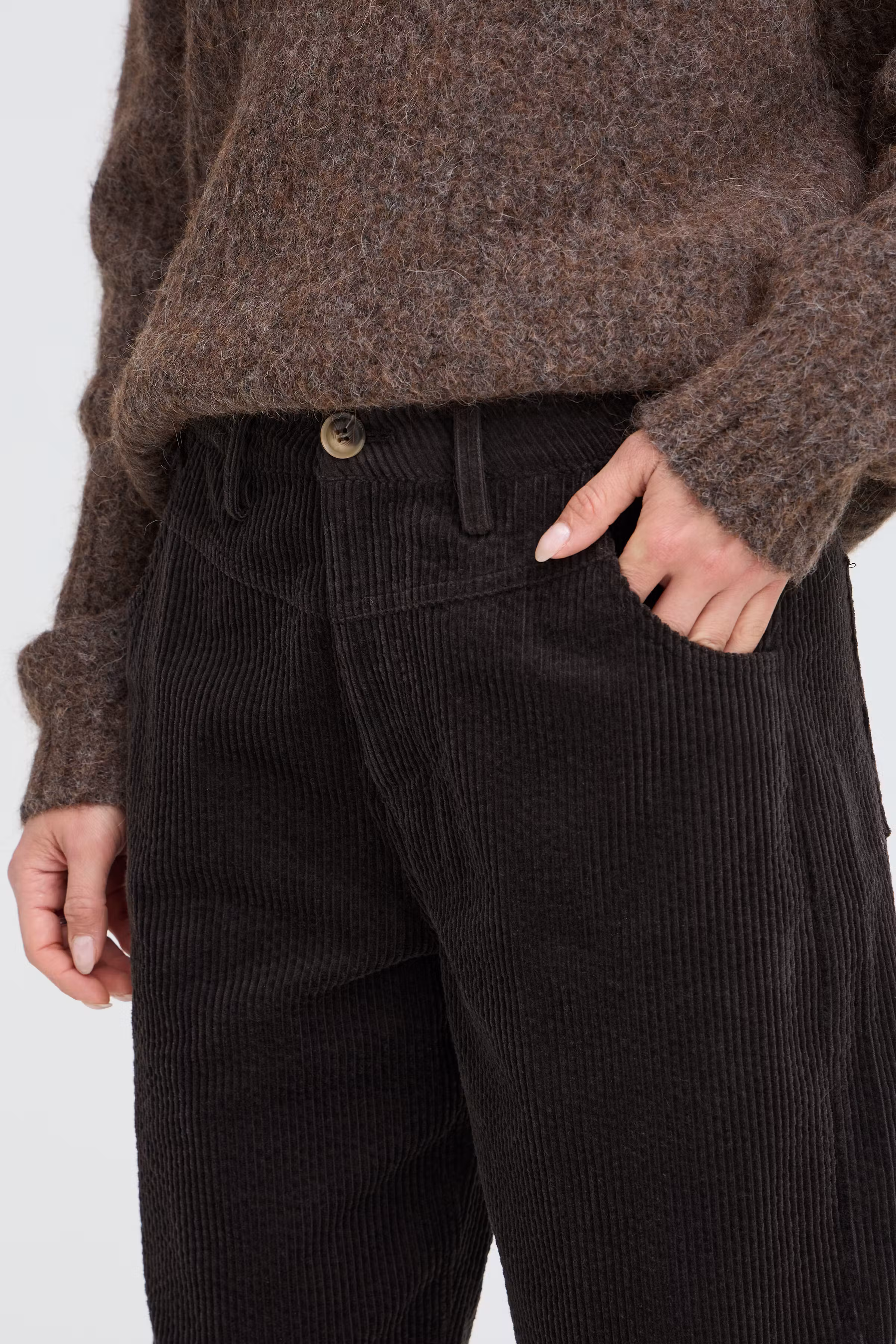 PZESSY Trousers LOOKBOOK DETAIL 50210724-191103
