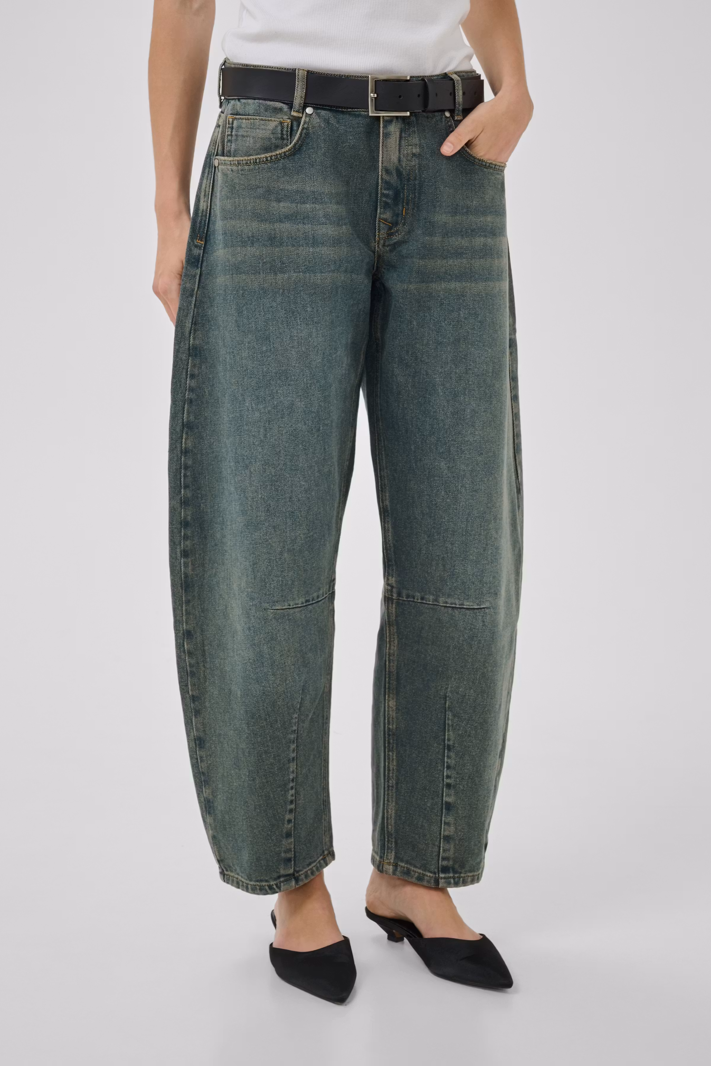 MWHottie Jeans LOOKBOOK FRONT 10705840-100066