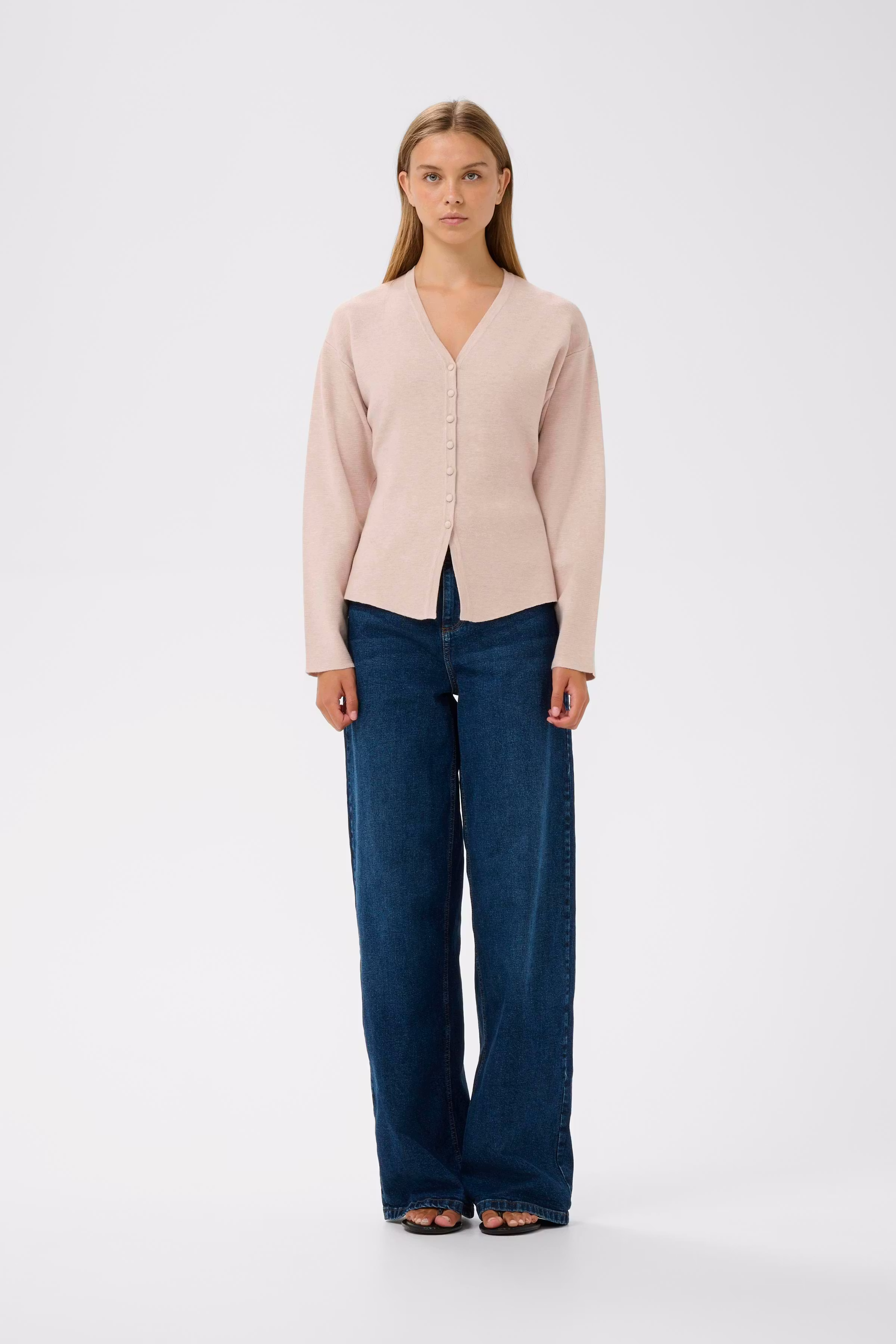 YenahIW Fitted Cardigan LOOKBOOK FRONT 30111125-1304031