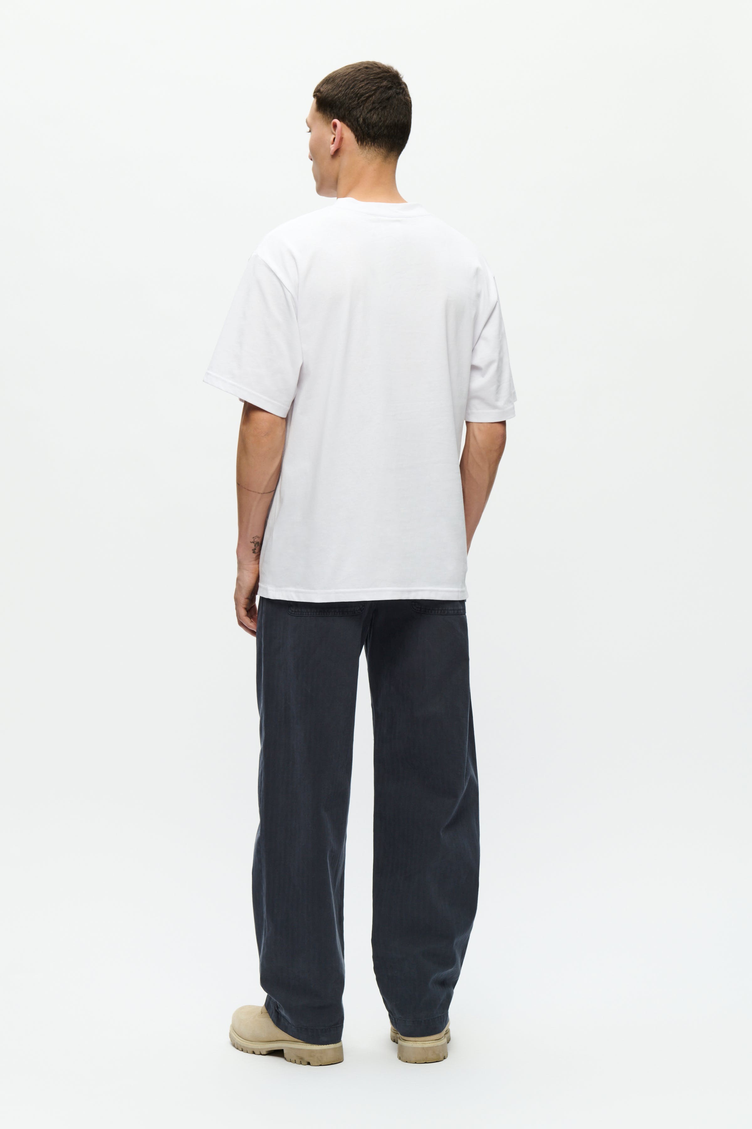 WWLiam T-shirt LOOKBOOK BACK 30251546-110601