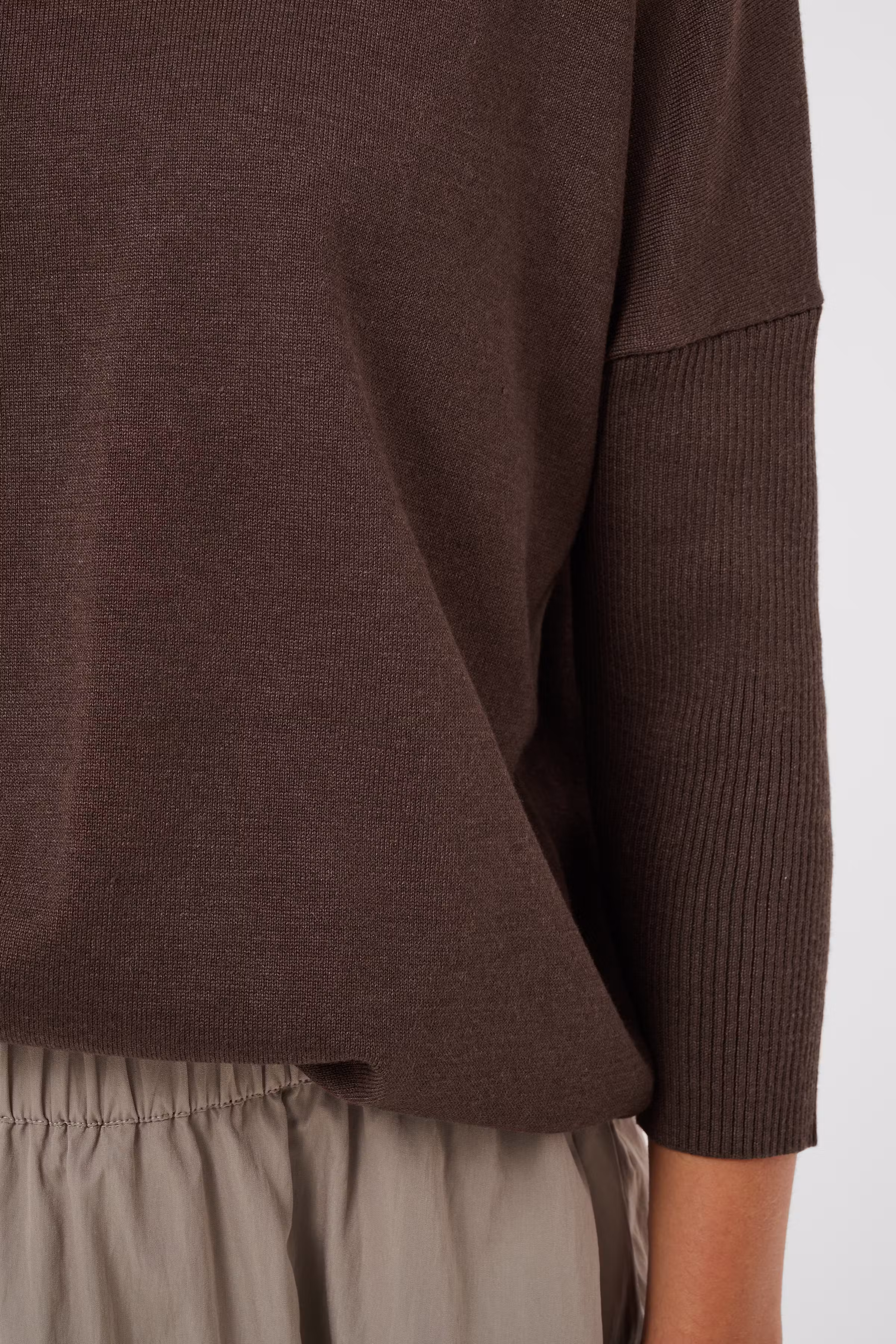 MilaSZ R-Neck Pullover LOOKBOOK DETAIL 30500003-1910151