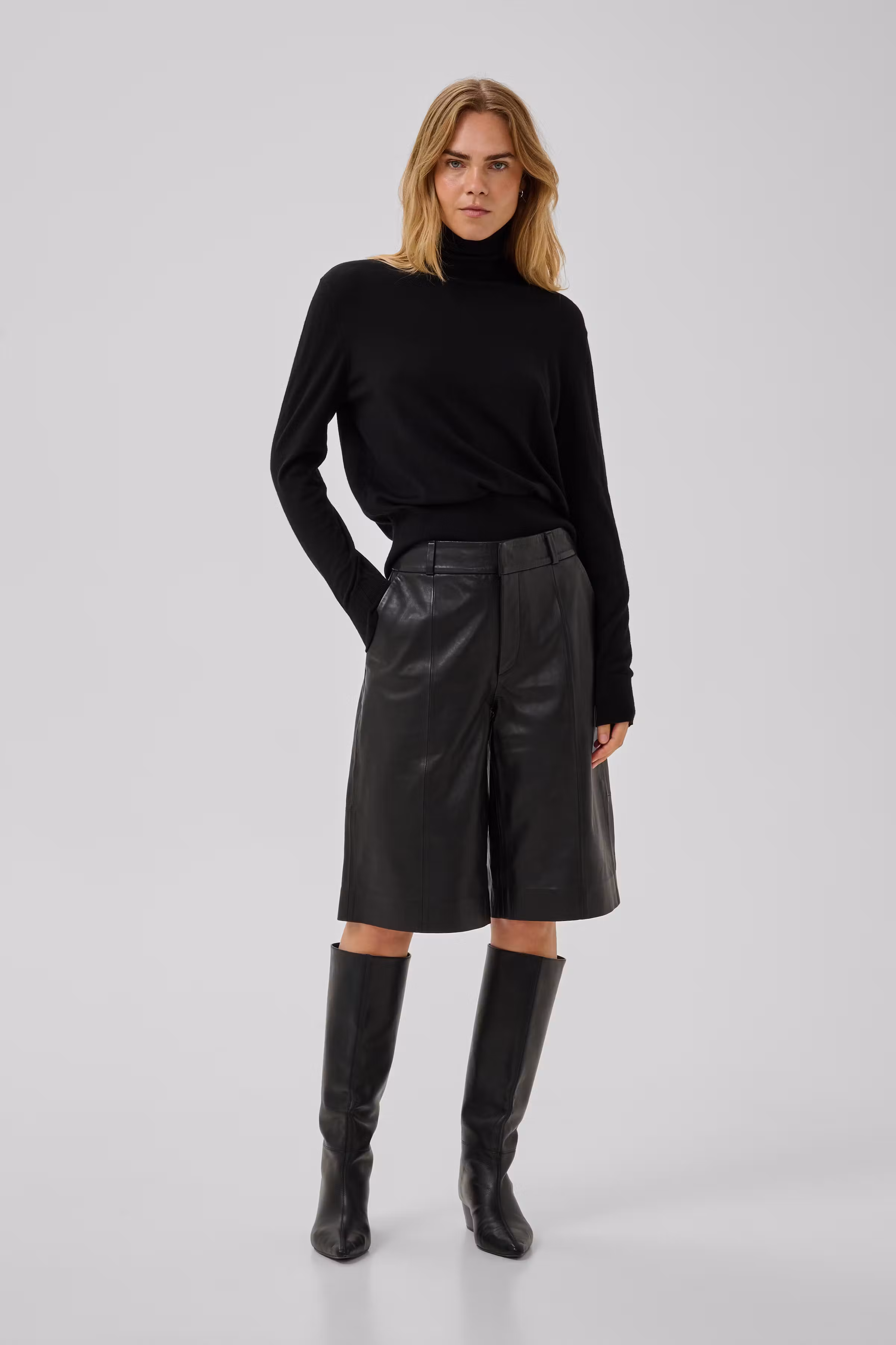 MWPolly Pullover mit offenem Rücken LOOKBOOK FRONT 10705786-100031