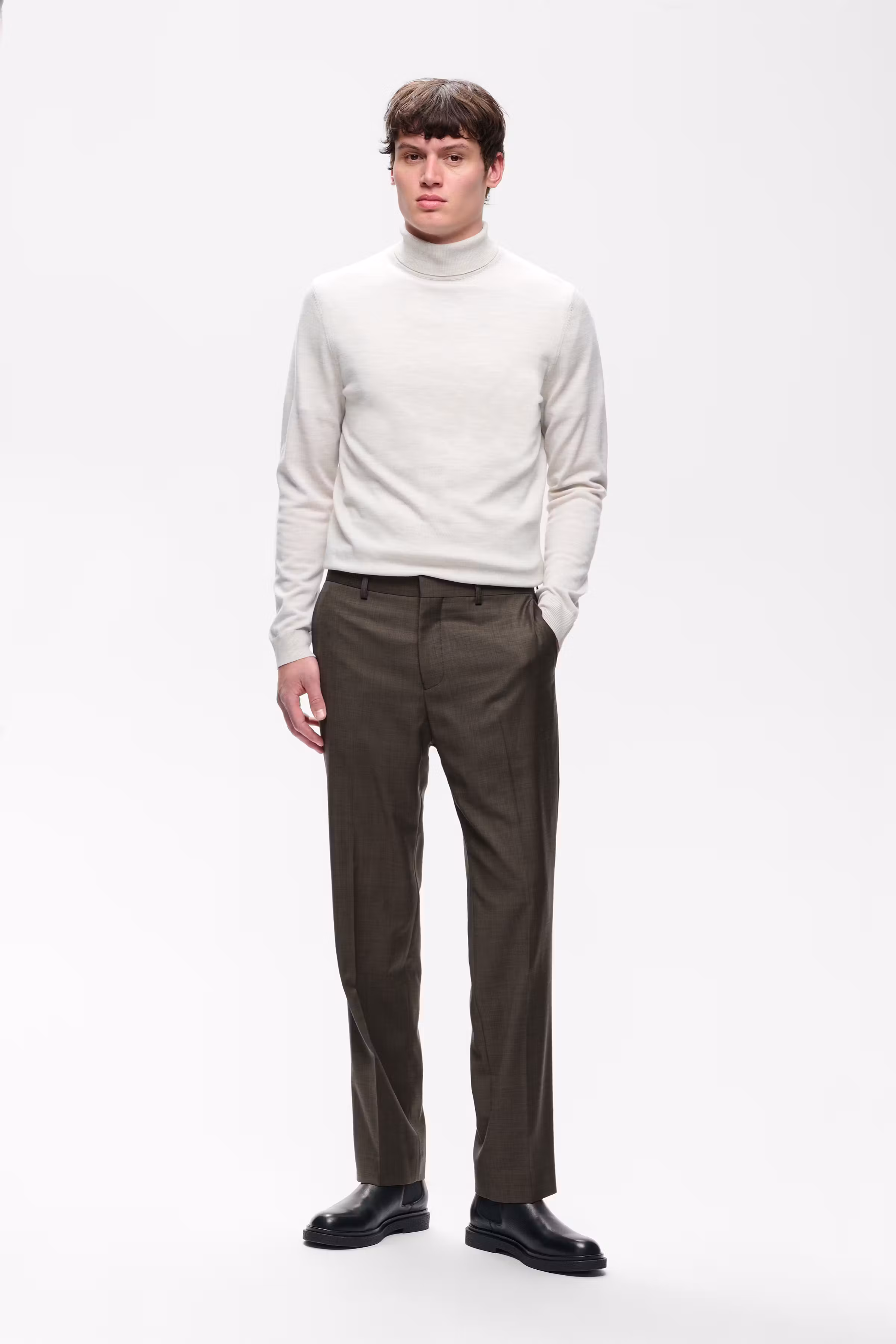 MAwesley Bukser LOOKBOOK FRONT 30209291-190812