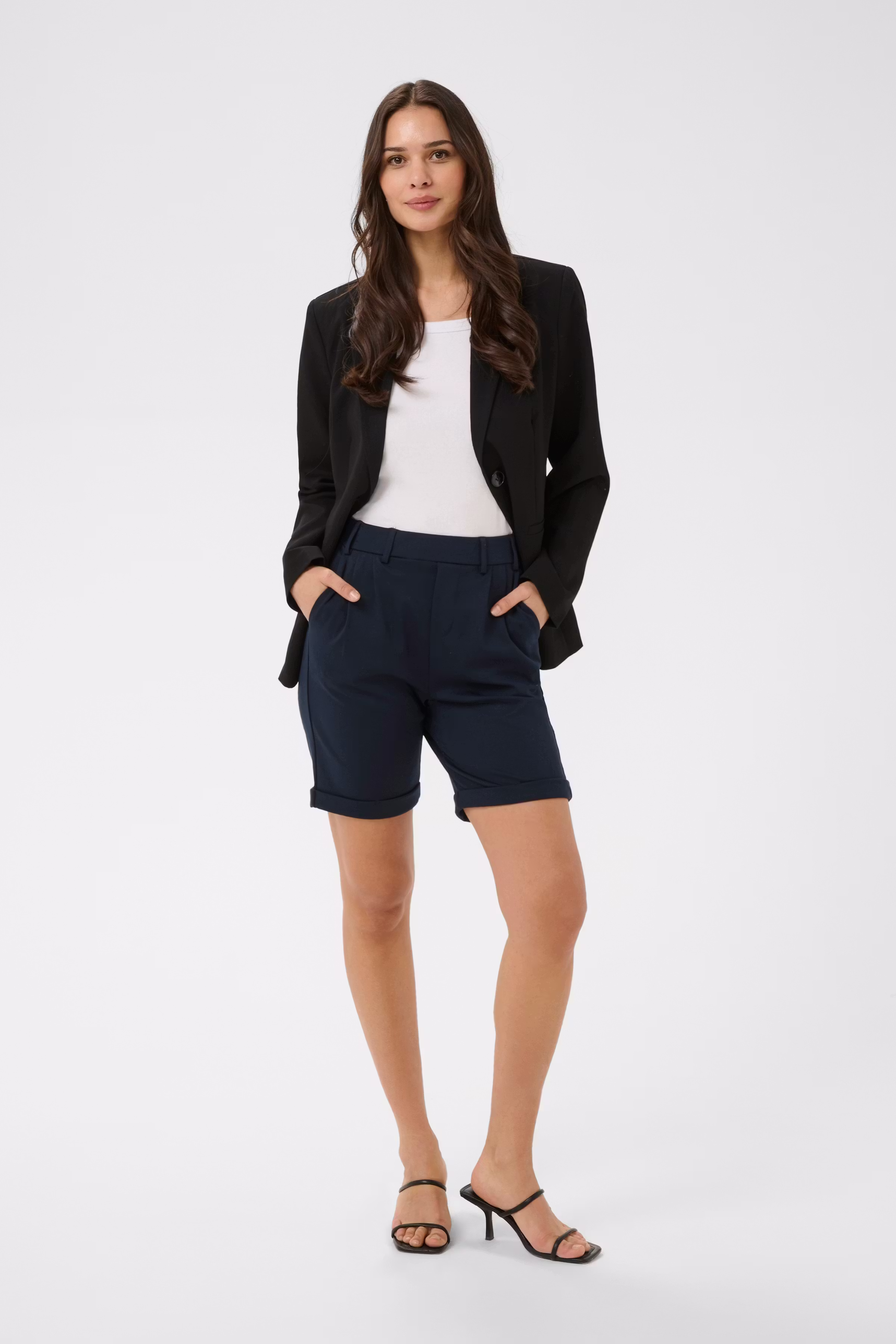 KAjenny Shorts LOOKBOOK FRONT 10508873-194020