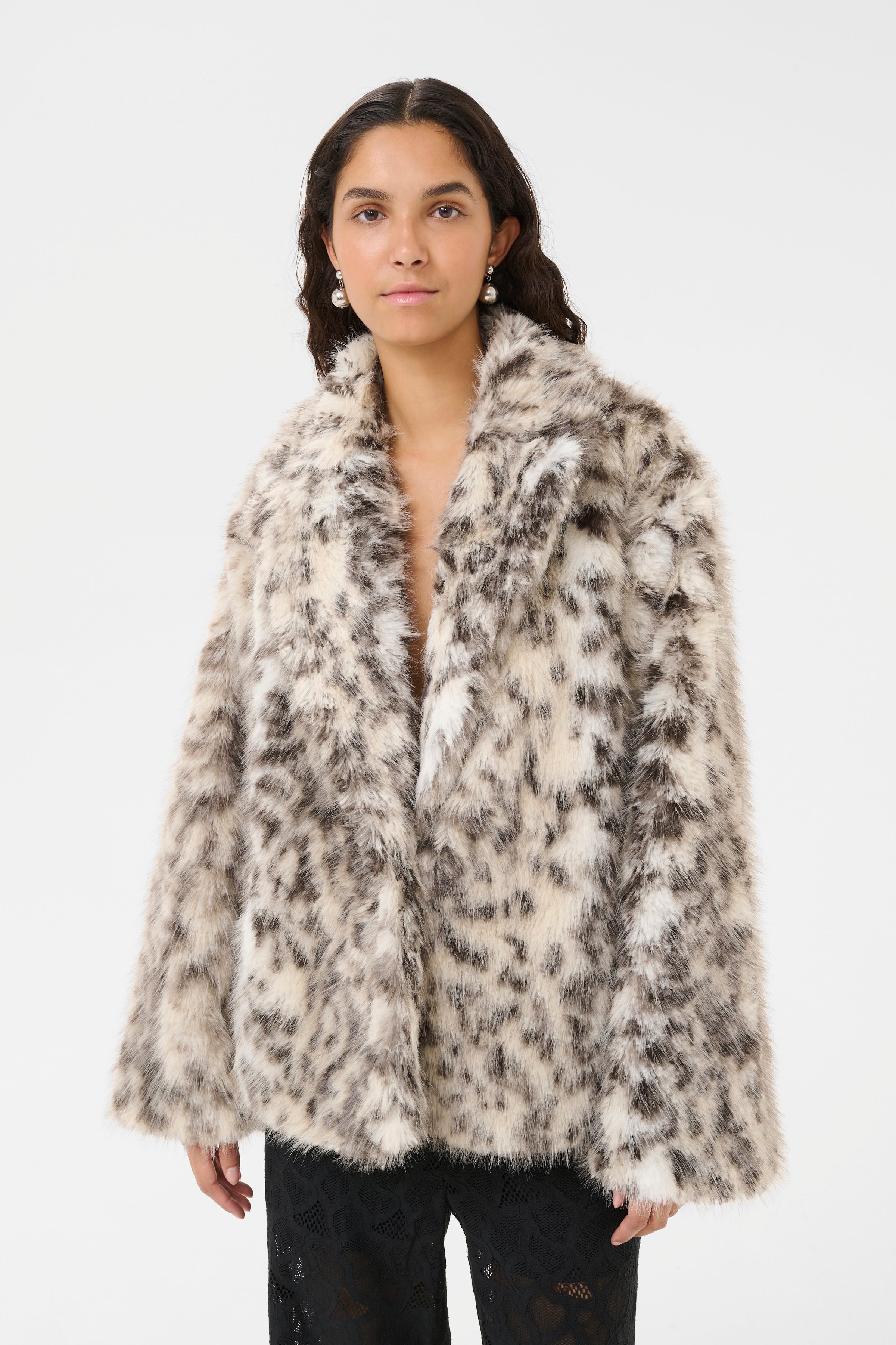 KBAmira Faux fur jakke LOOKBOOK FRONT 10105526-107934