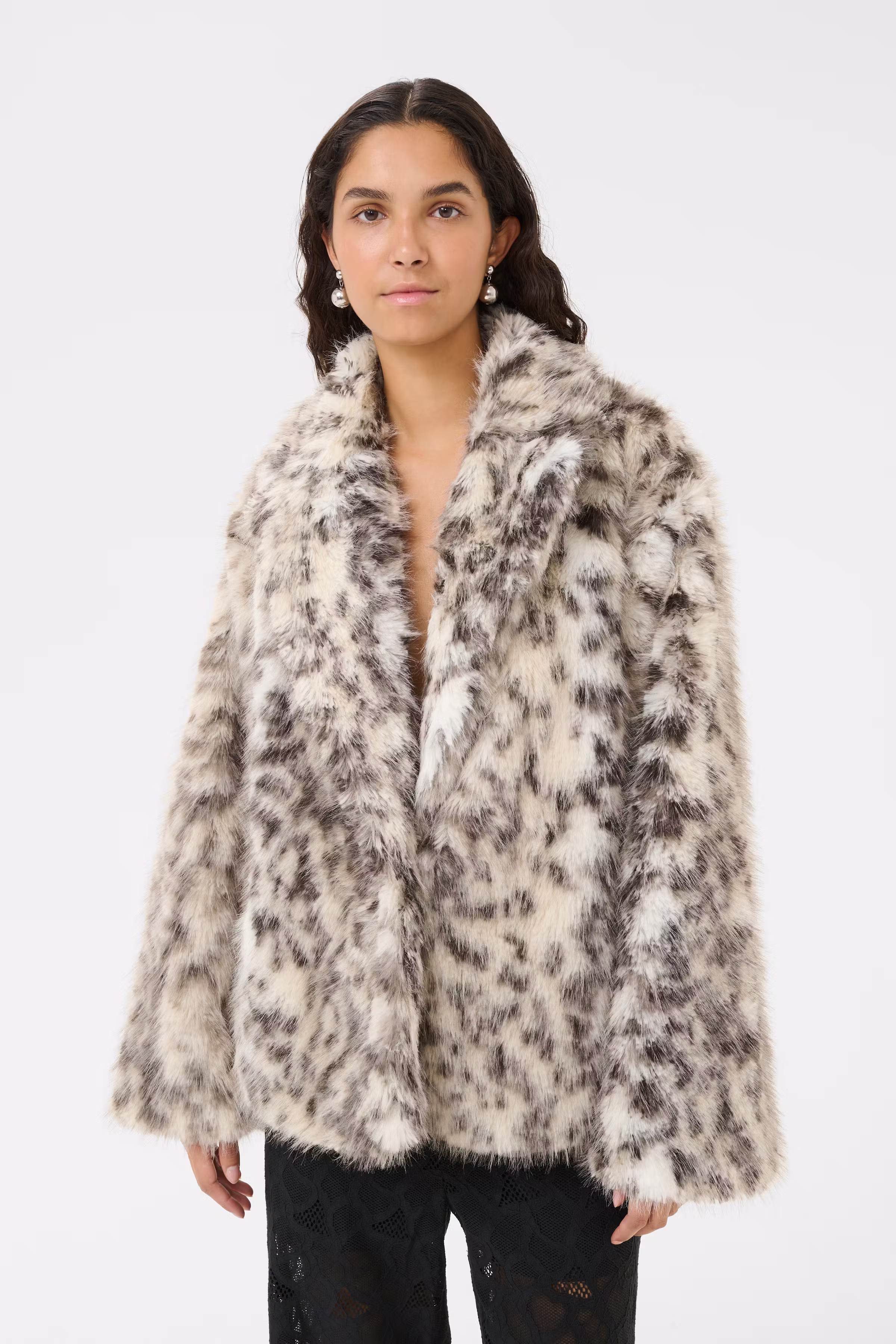 KBAmira Faux fur jas LOOKBOOK FRONT 10105526-107934