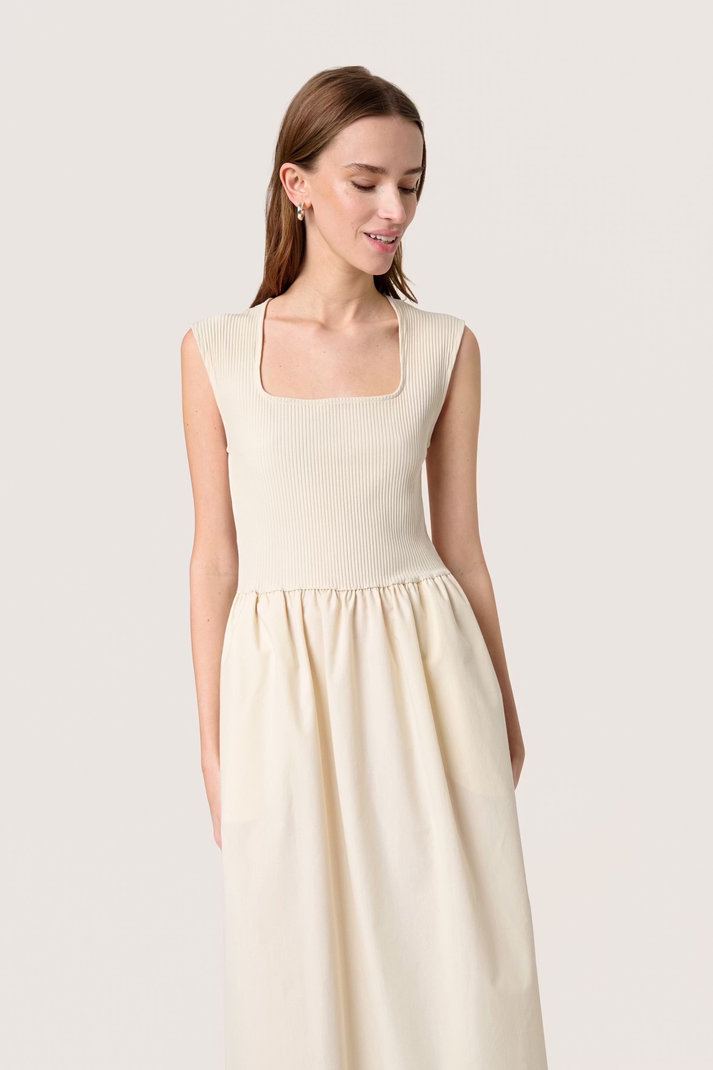 SLSimone Dress LOOKBOOK FRONT 30407490-130401