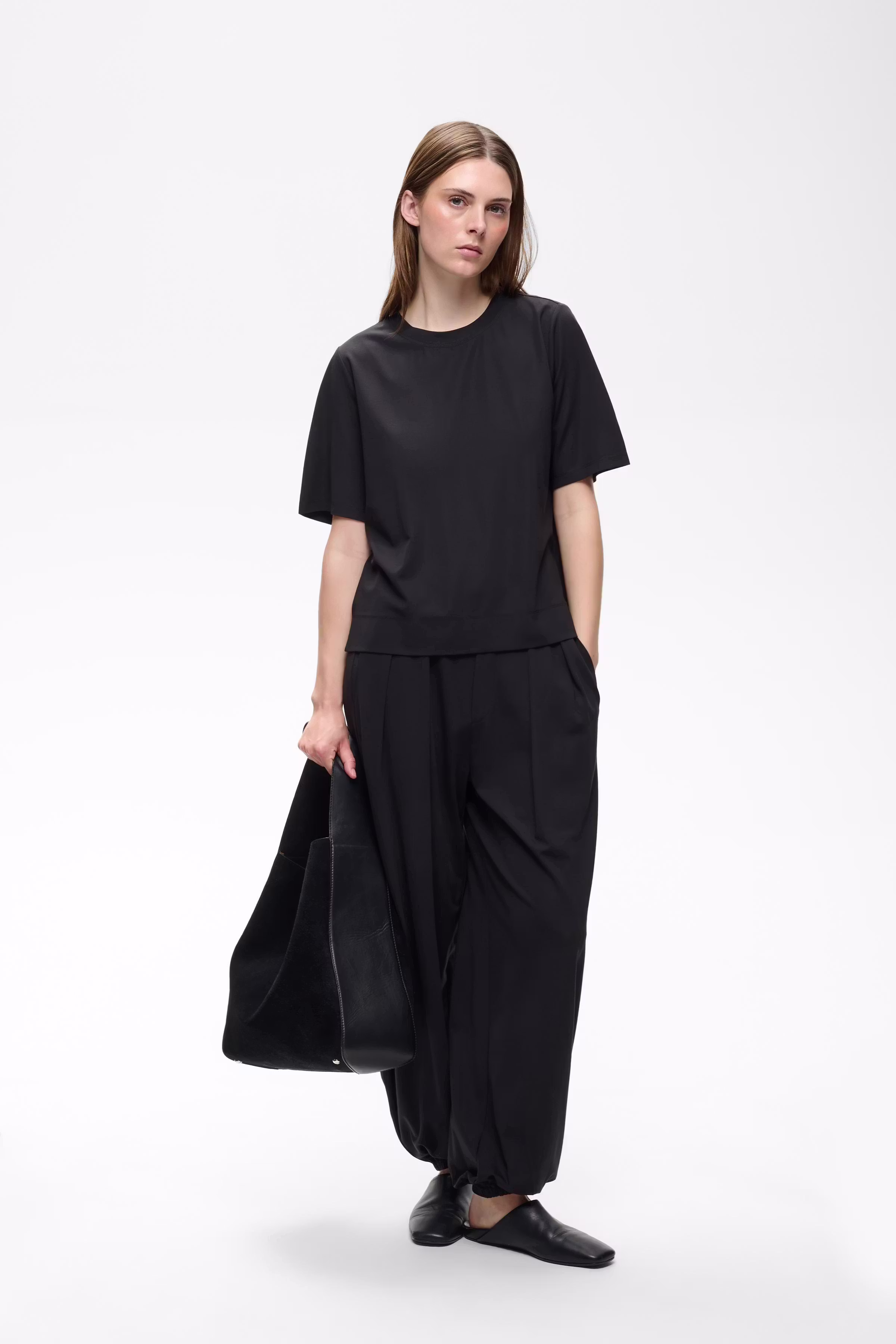 TrissaIW T-shirt LOOKBOOK FRONT 30111343-194008