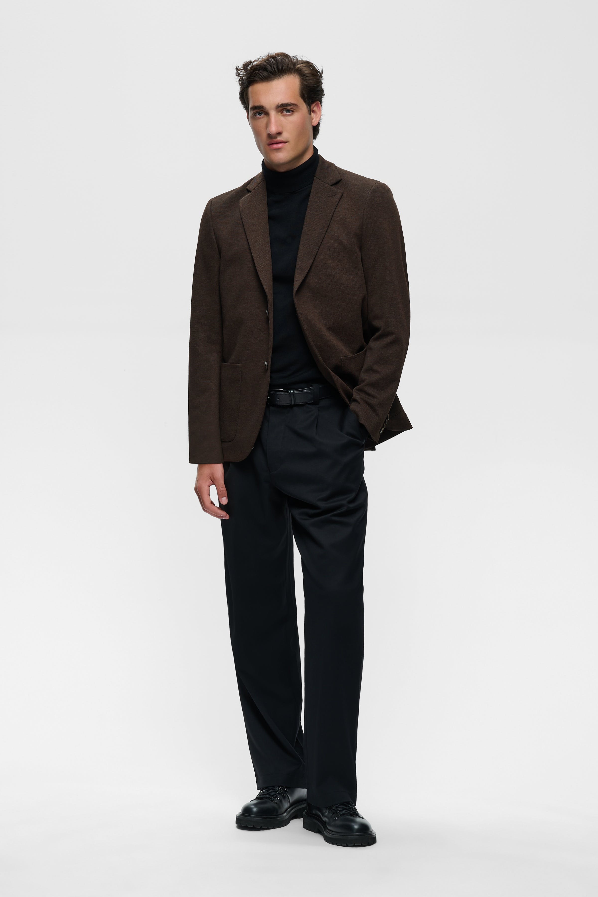 MAcharles Blazer LOOKBOOK FRONT 30209408-191109