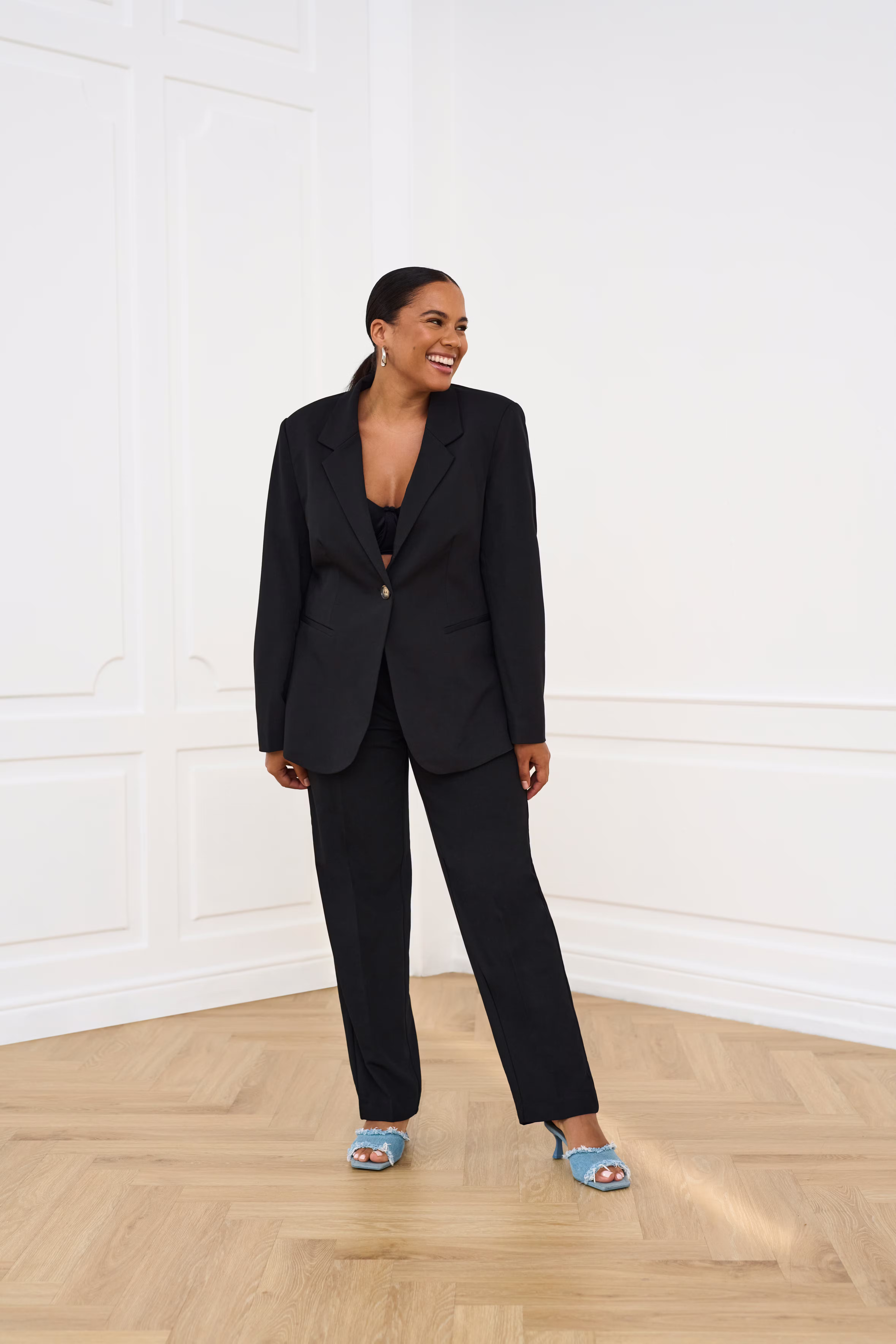 KAsakura Lange Hose LOCATION NONE 10506858-100121