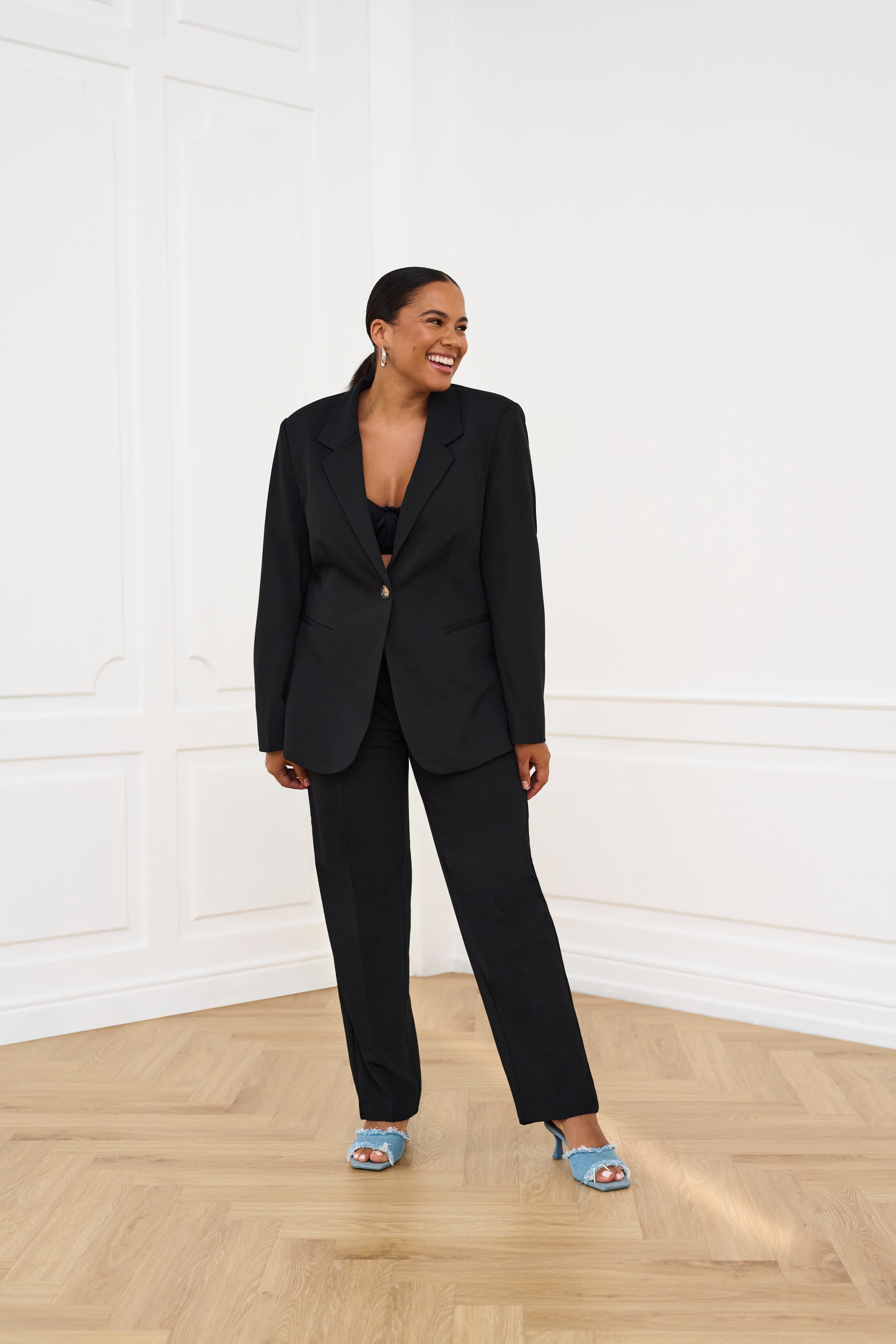 KAsakura Broek LOCATION NONE 10506858-100121