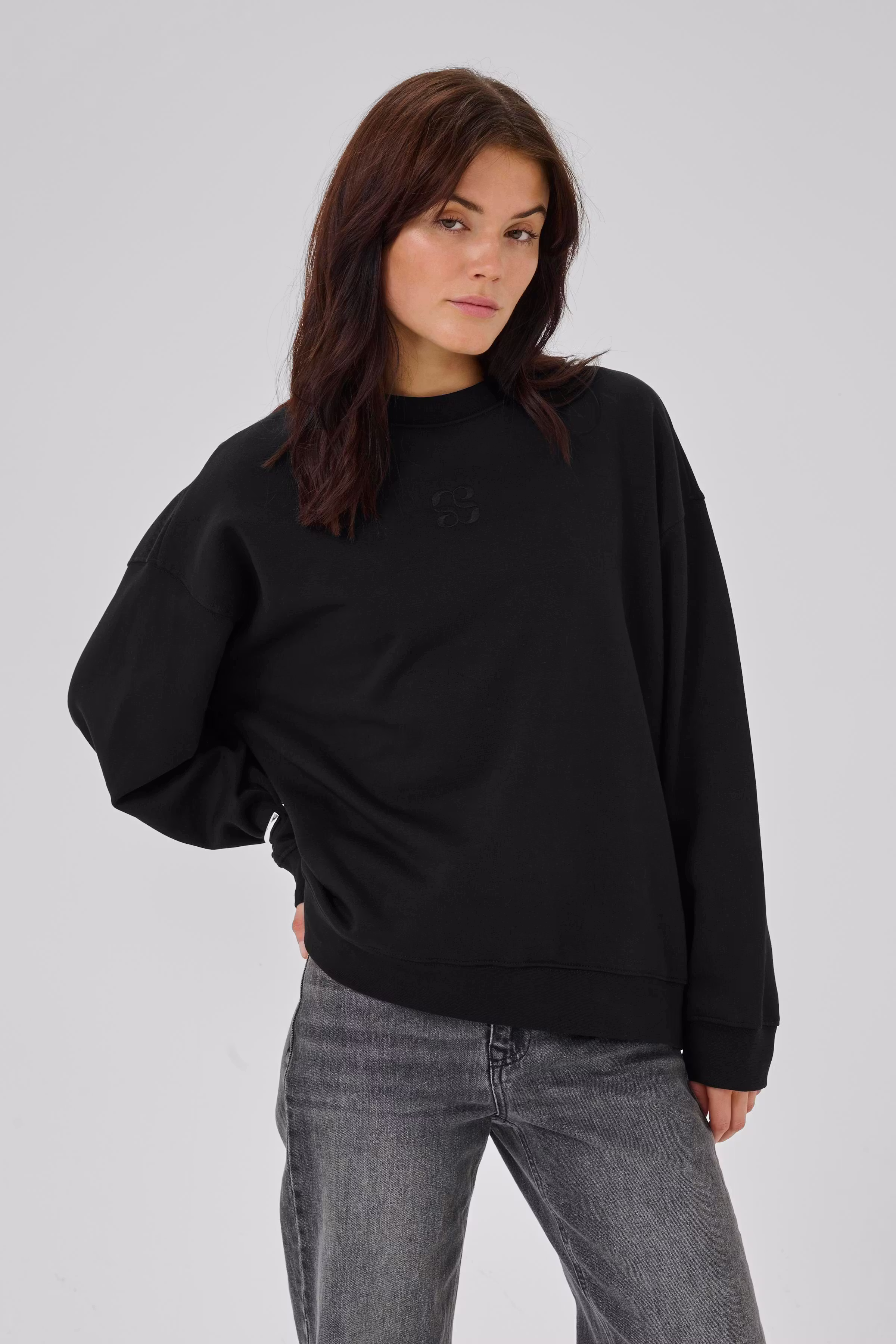 DiegoMW Sweatshirt LOOKBOOK FRONT 10704891-100031