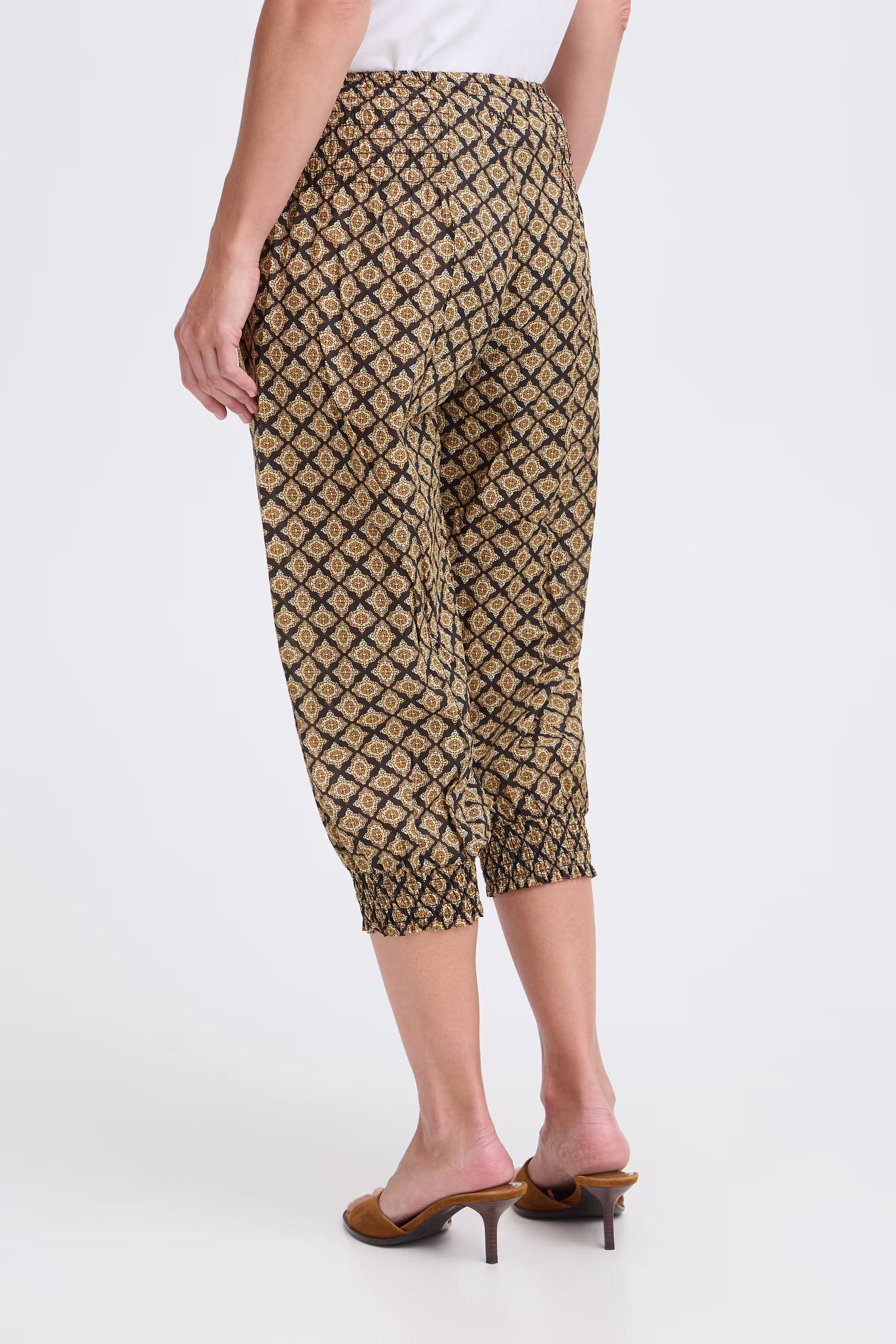 PZJILL Wide Capri Byxor LOOKBOOK BACK 50200339-204511