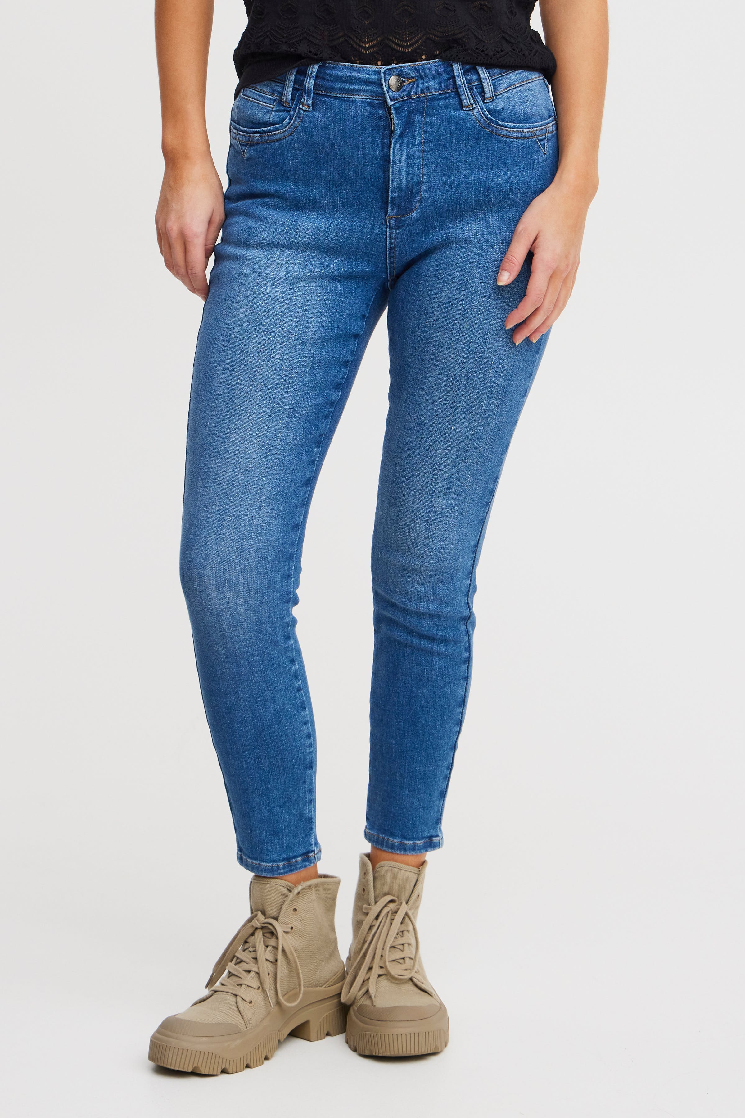 PZJULIA HW 7/8 Jeans LOOKBOOK FRONT 50208106-200005