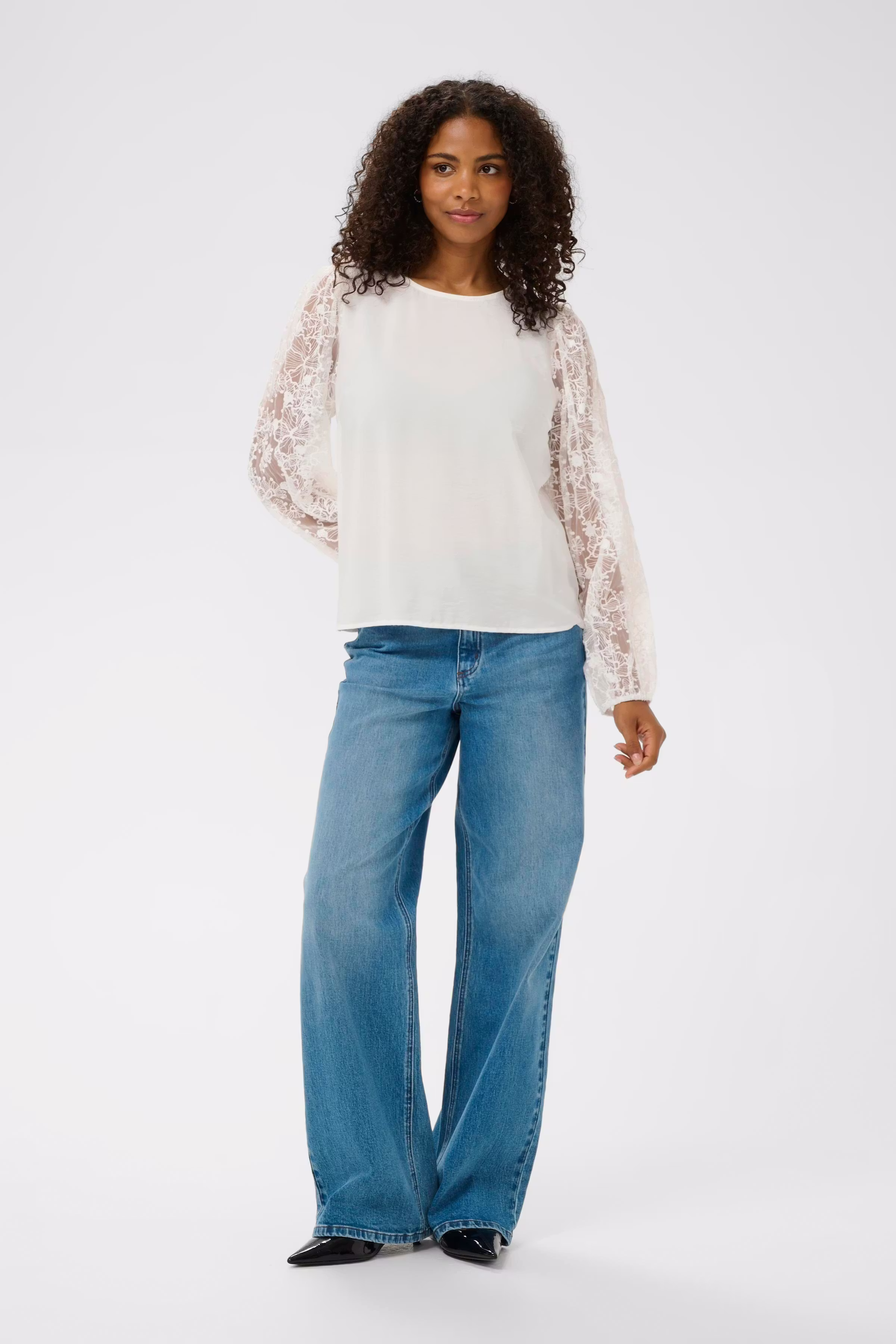 KAsandra Bluse LOOKBOOK FRONT 10511192-110602