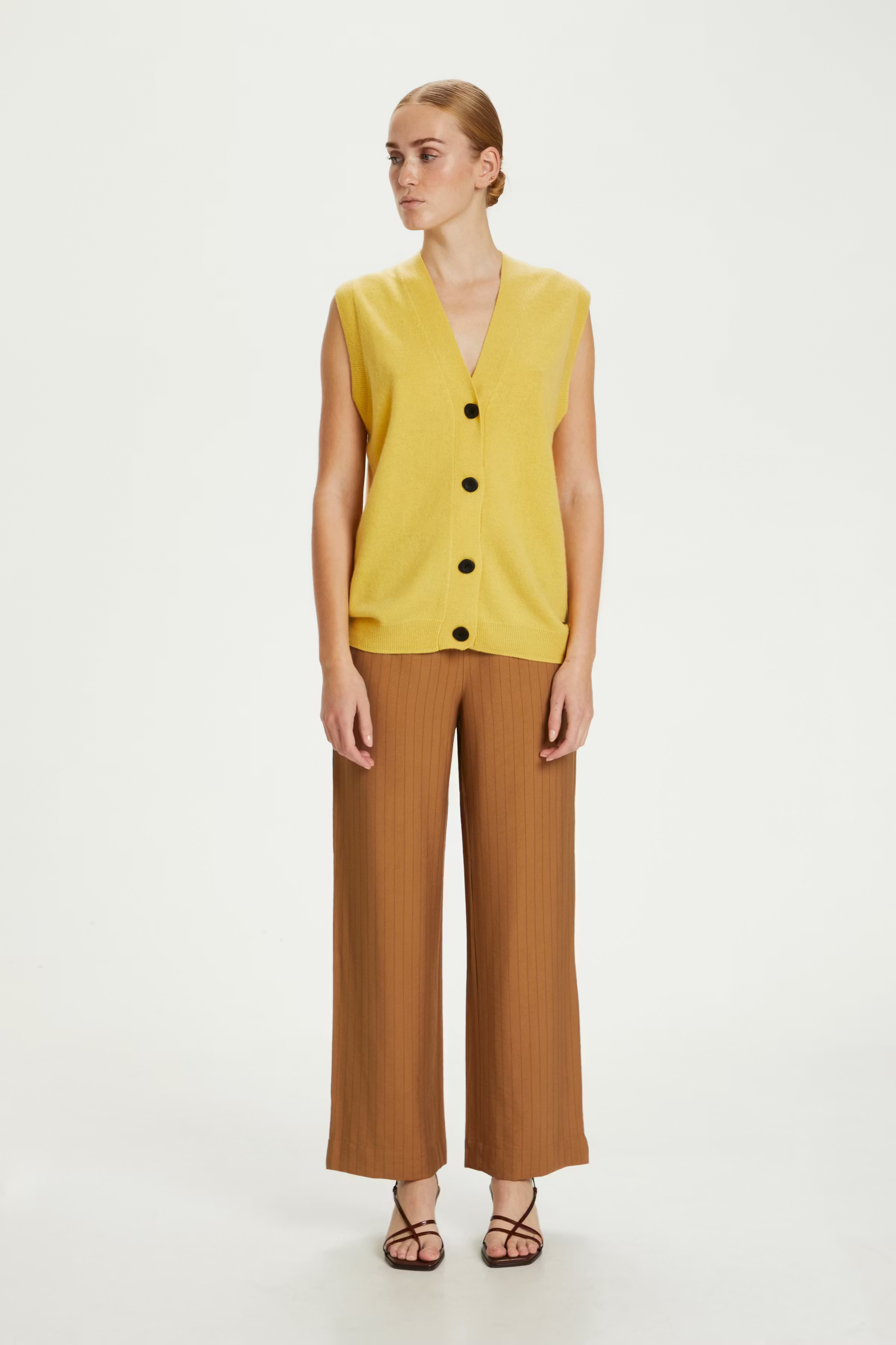 HayaKB Strickweste LOOKBOOK FRONT 10103535-140826