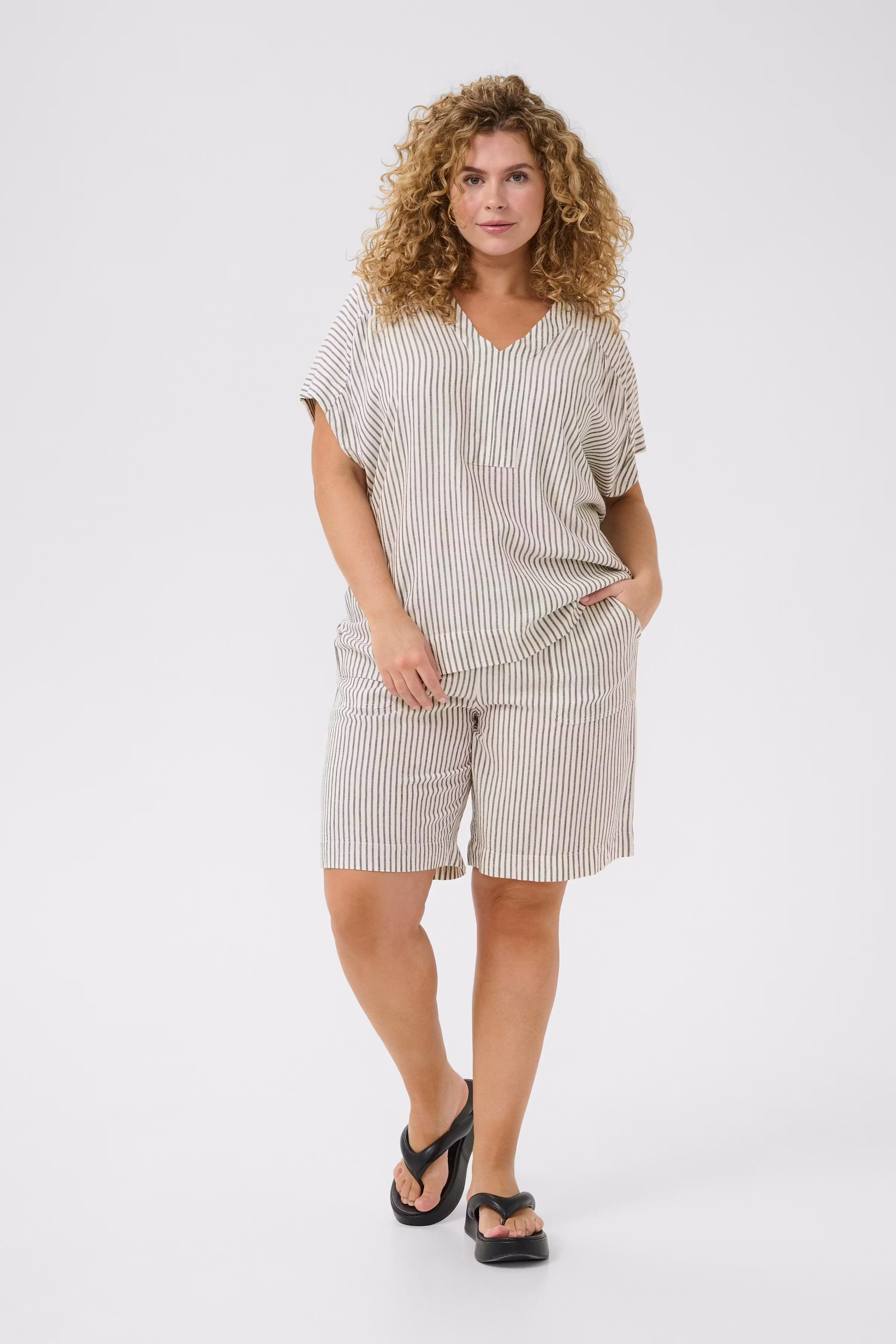 KCmille Linen Shorts LOOKBOOK FRONT 10583099-107749