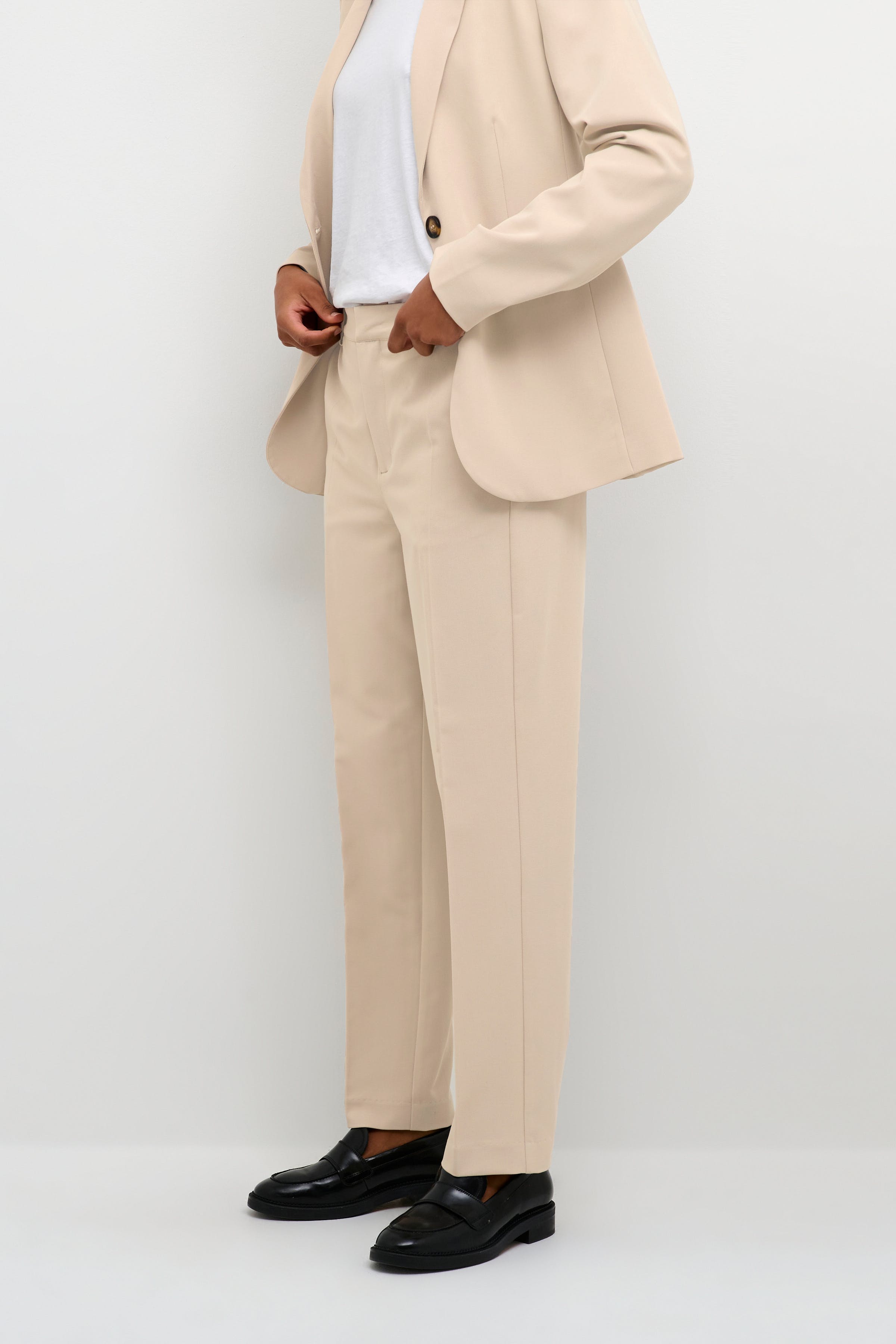 KAsakura Zipper Pants LOOKBOOK FRONT 10507770-151305