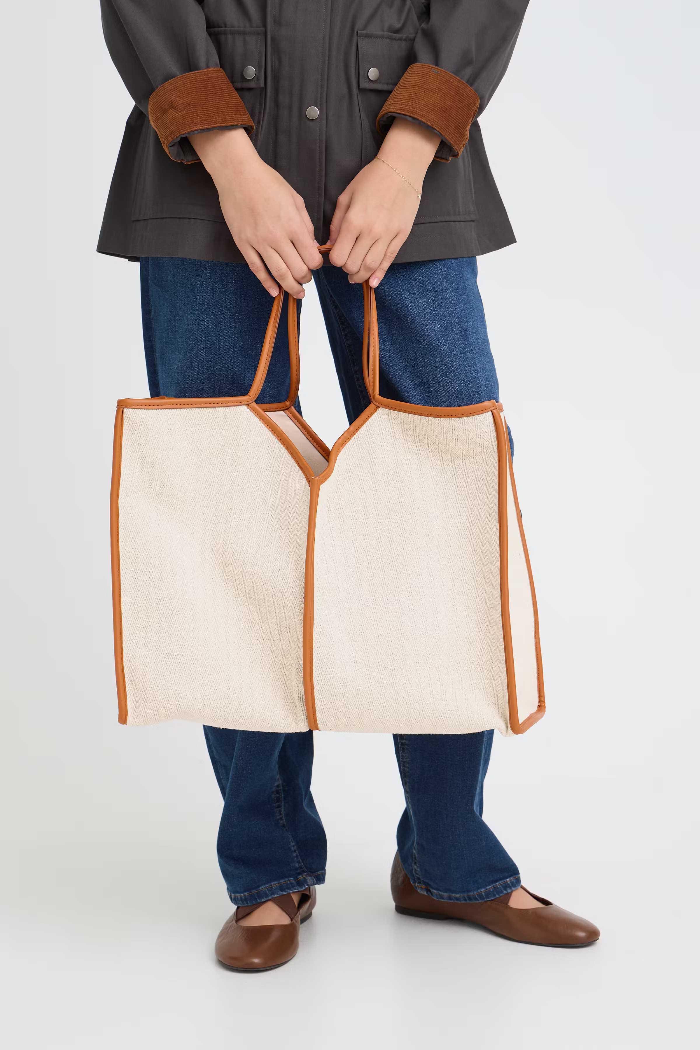 IAALICE Bag LOOKBOOK DETAIL 20125304-151304