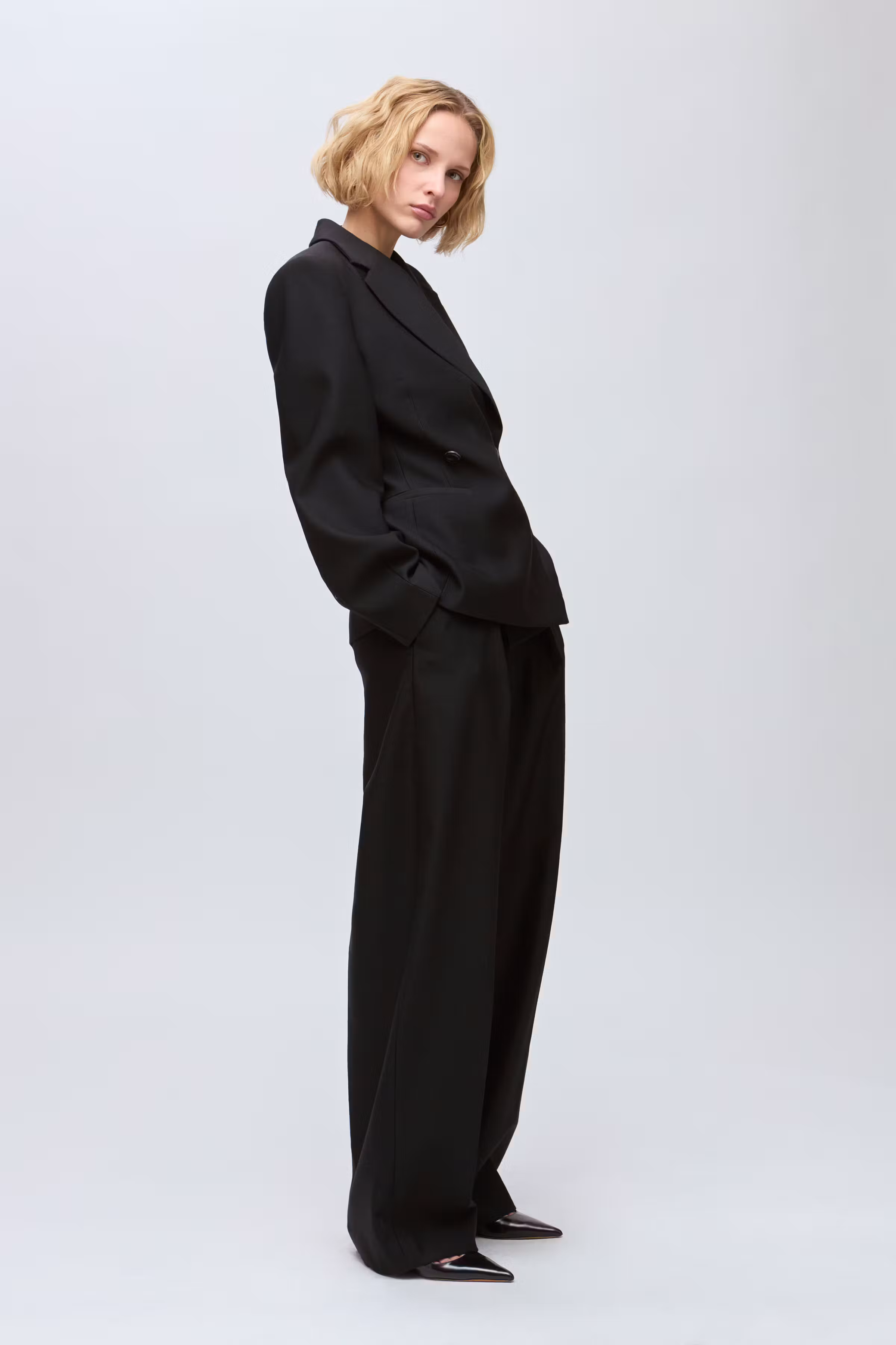 IOJolene Blazer LOOKBOOK FRONT 30600129-BK999