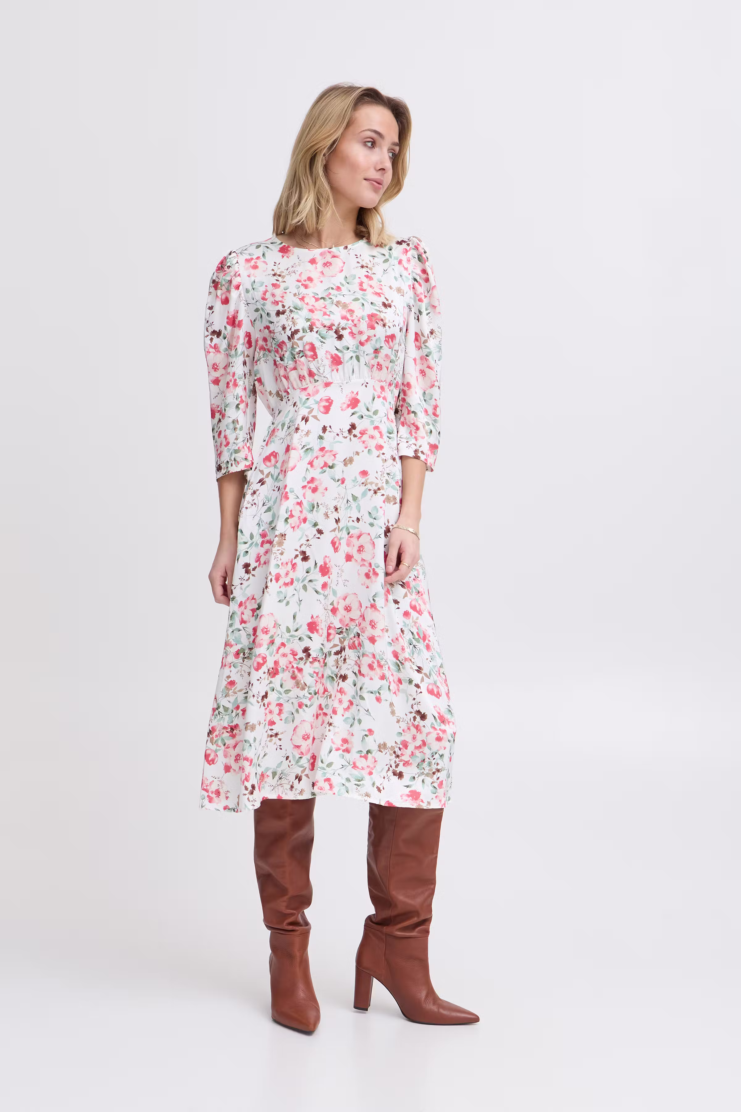 SBLEE Kjole LOOKBOOK FRONT 22100894-181762