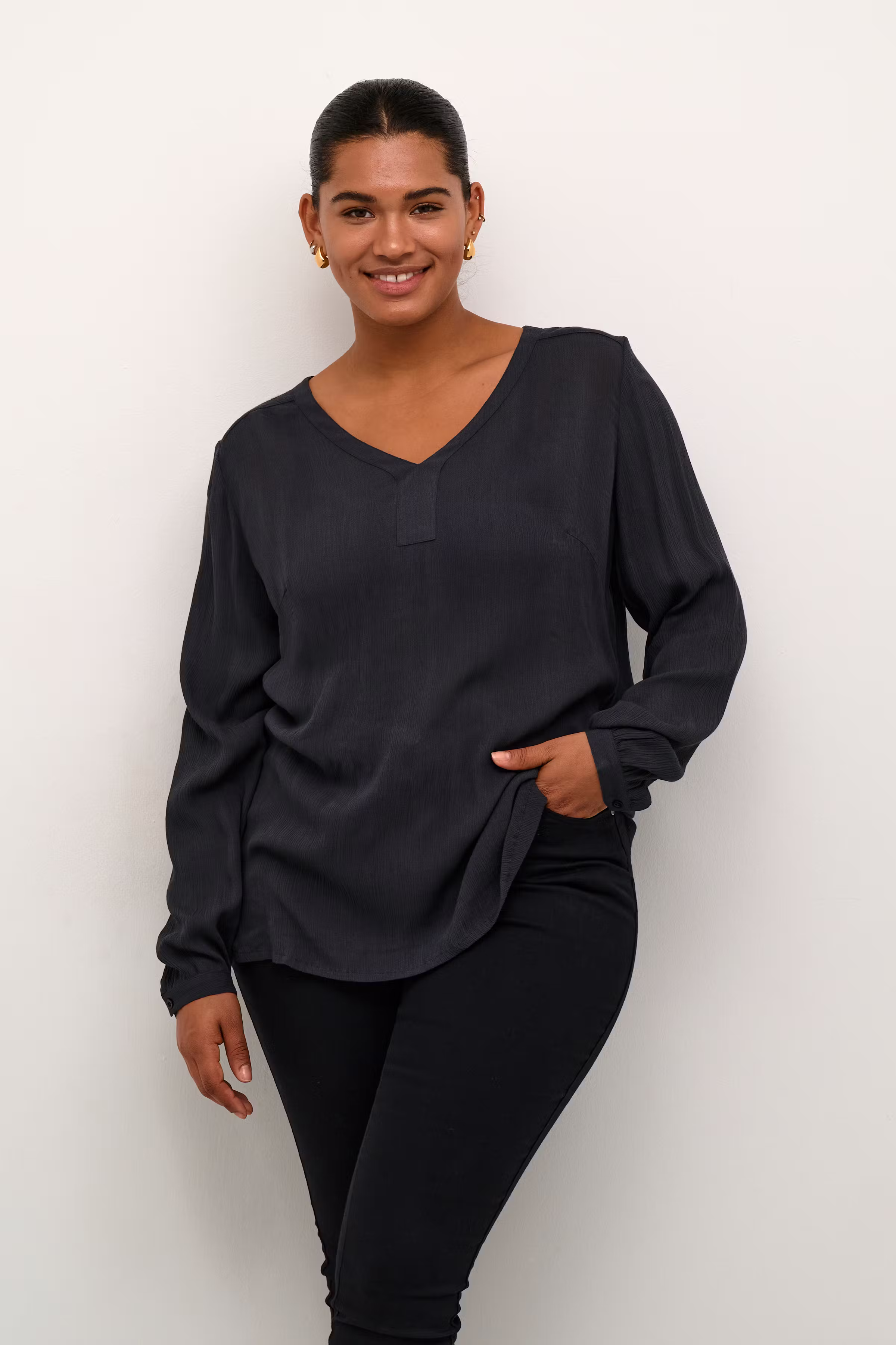 KCami Blouse LOOKBOOK FRONT 10580001-190205