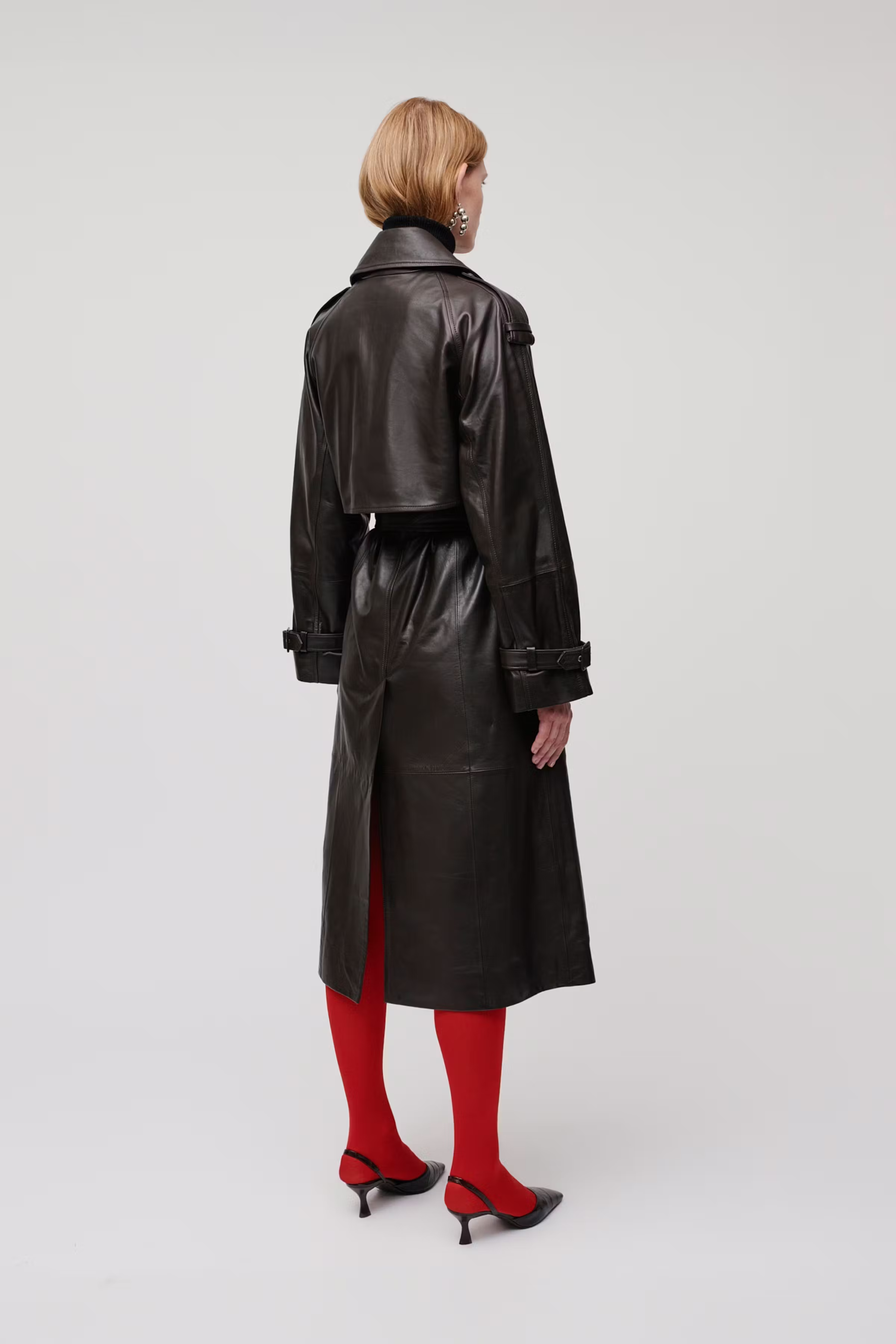 LINDA Outerwear LOOKBOOK FRONT 30600685-BR289